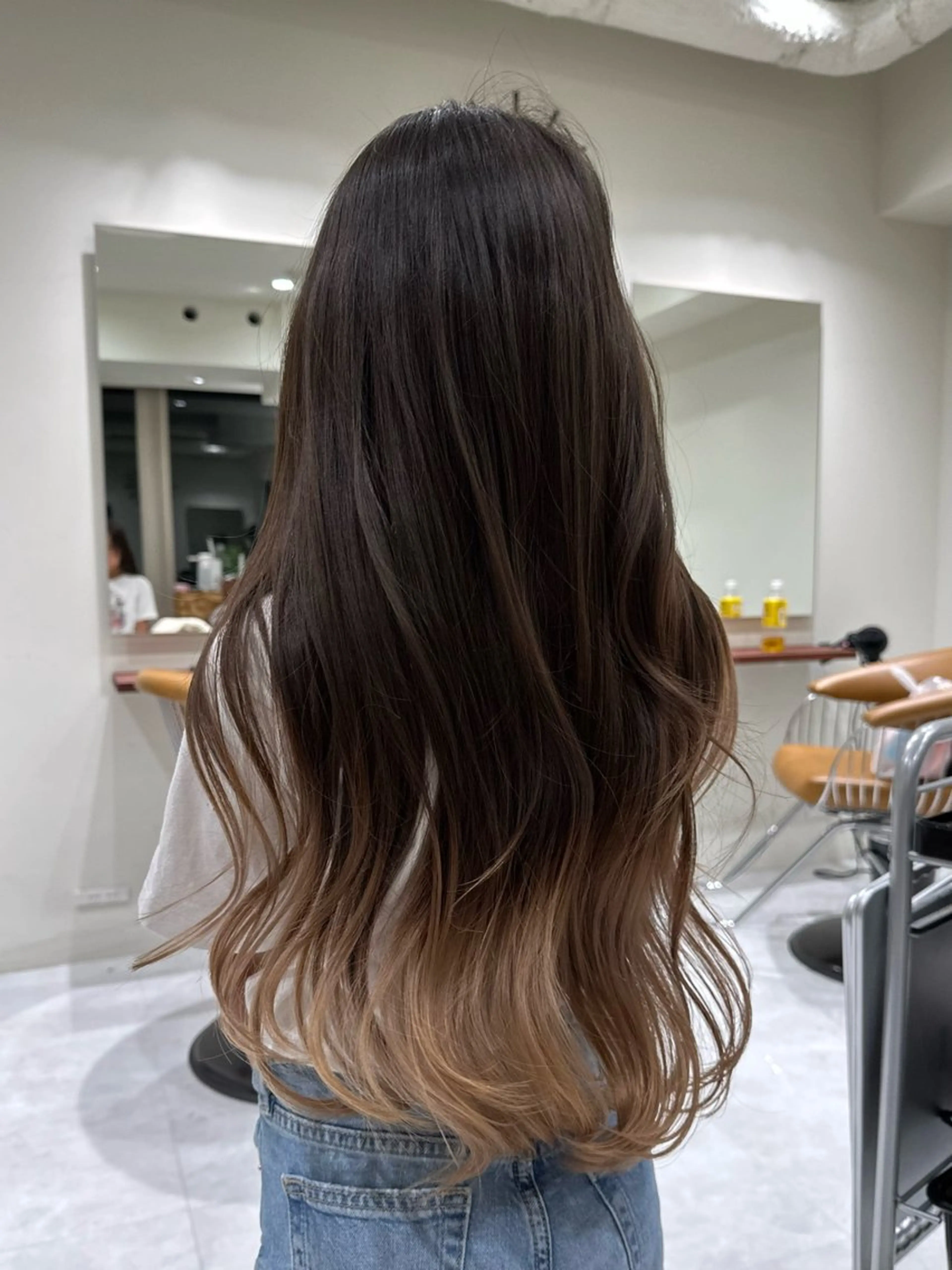 ミディアム カラー バレイヤージュ ハイライトカラー ハイライト レイヤーカット ご予約 宜しくお願いします！のヘアスタイル