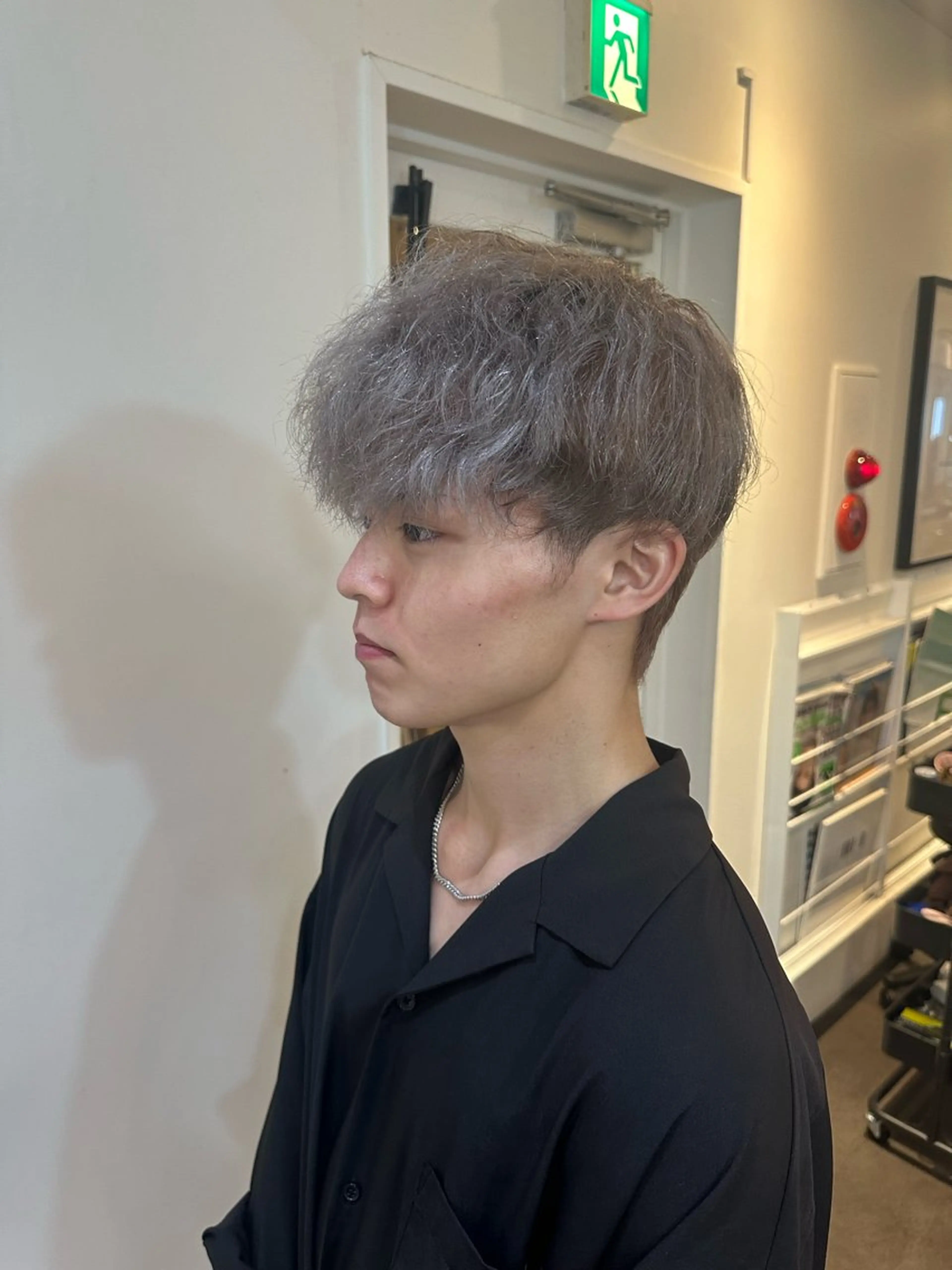 メンズ カット ヘアカラー トリートメント ブリーチ・レイヤ ー特化🔥 ちかまるのヘアスタイル