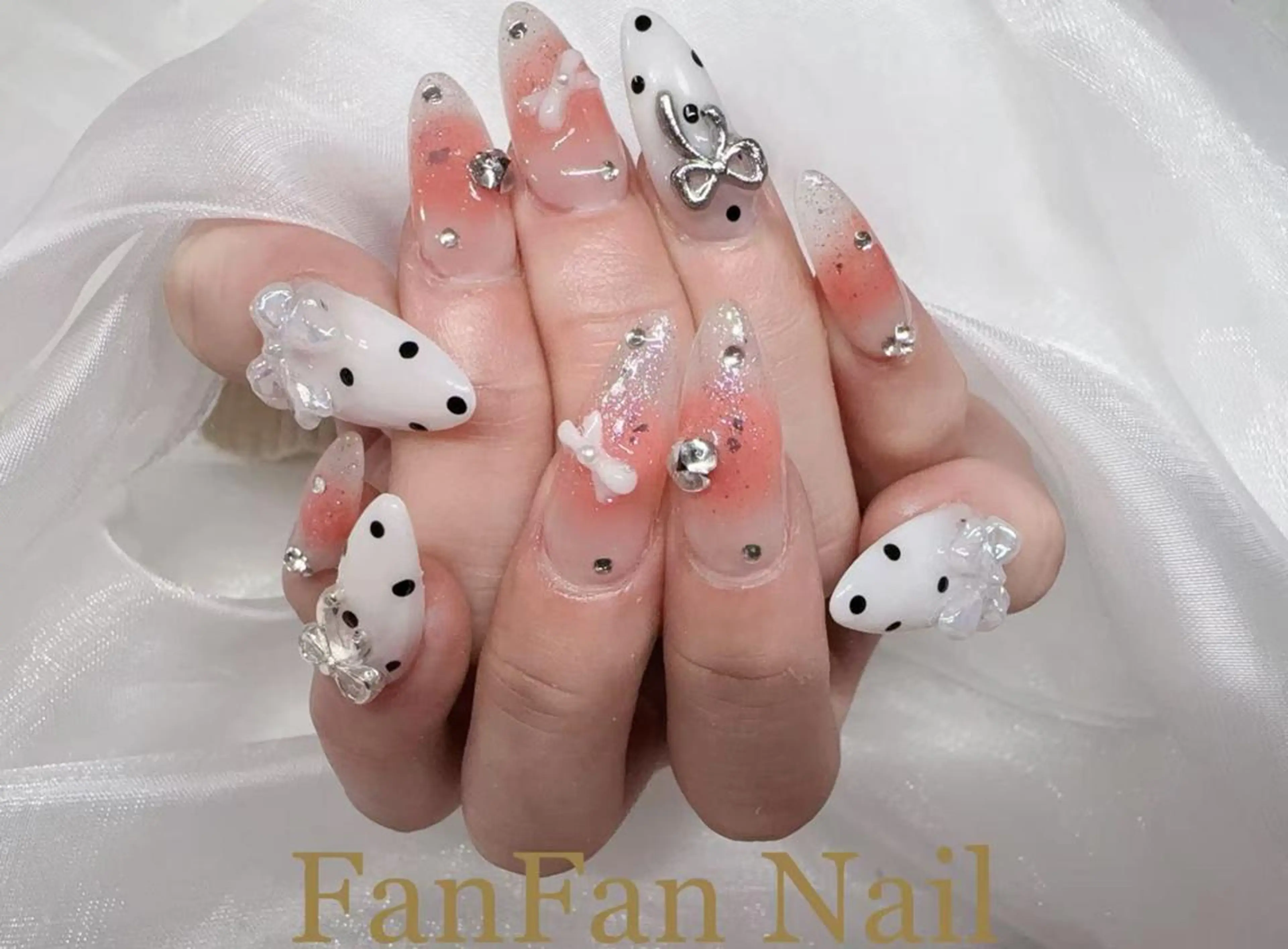 ネイル RUE FANFANNAILのネイルデザイン