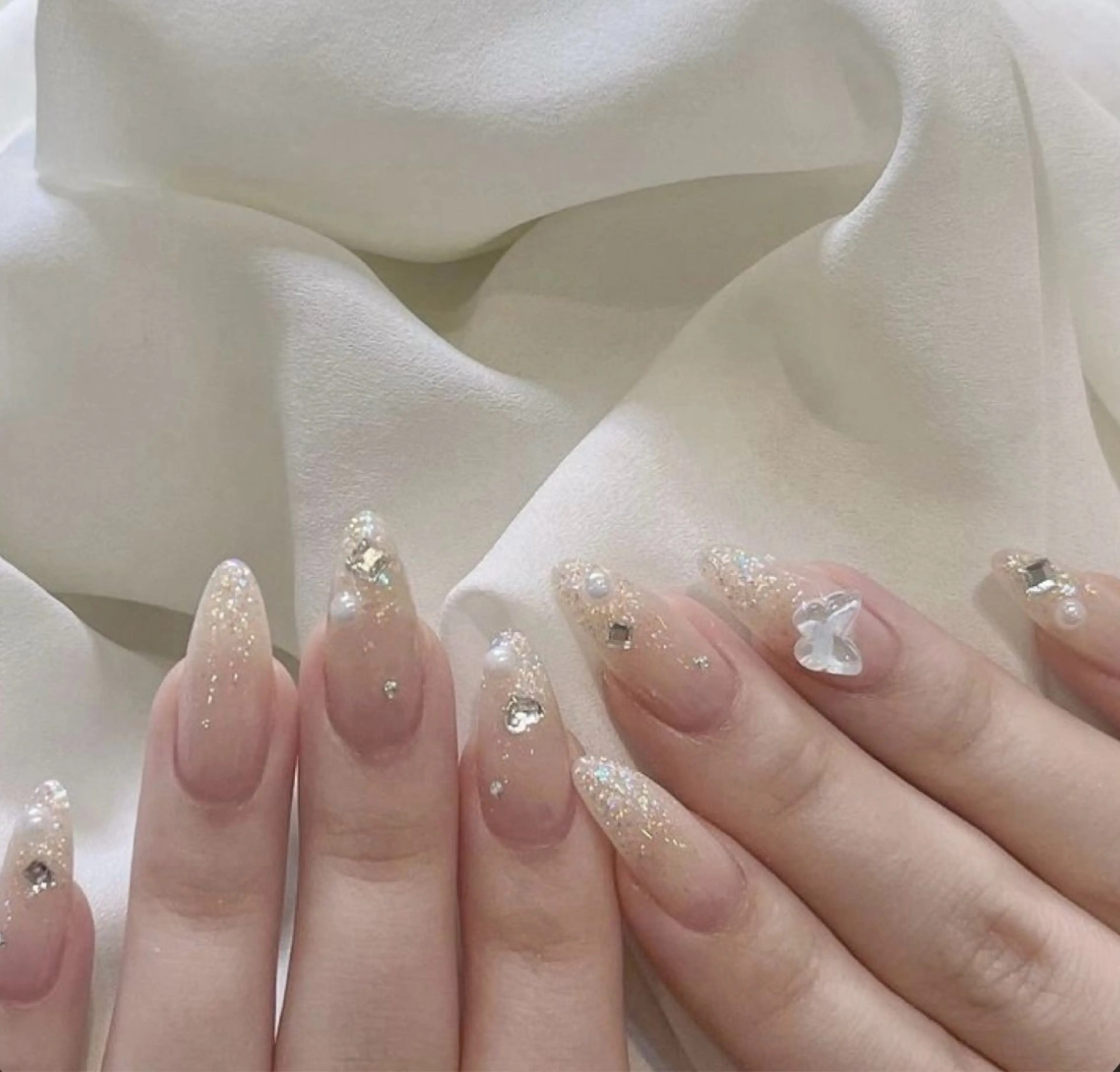 ネイル ラメ(グリッター) ワンカラーネイル ストーンネイル Capy nail 東口ネイルサロンもちのネイルデザイン