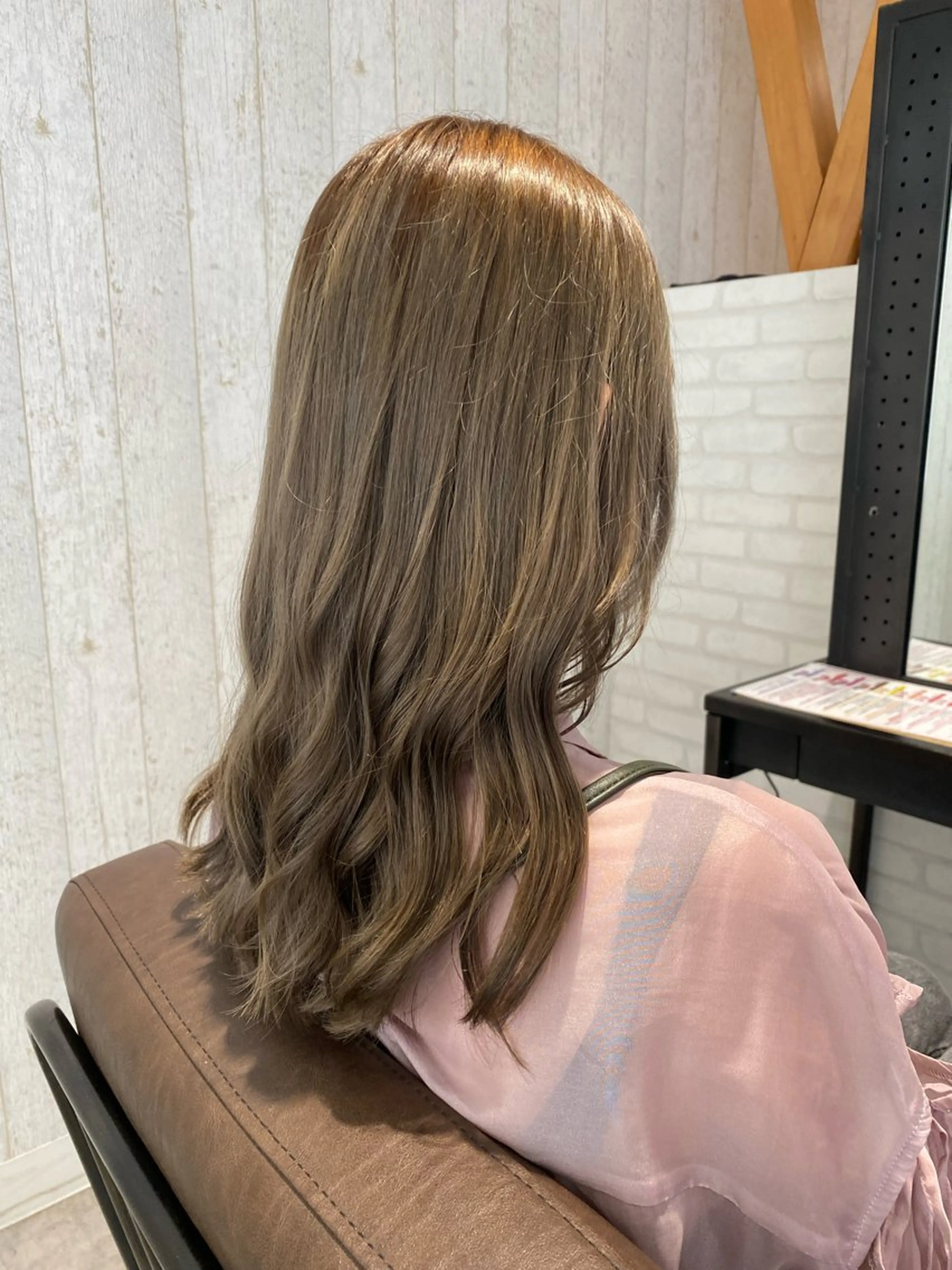 セミロング カラー 吉野 実彩のヘアスタイル