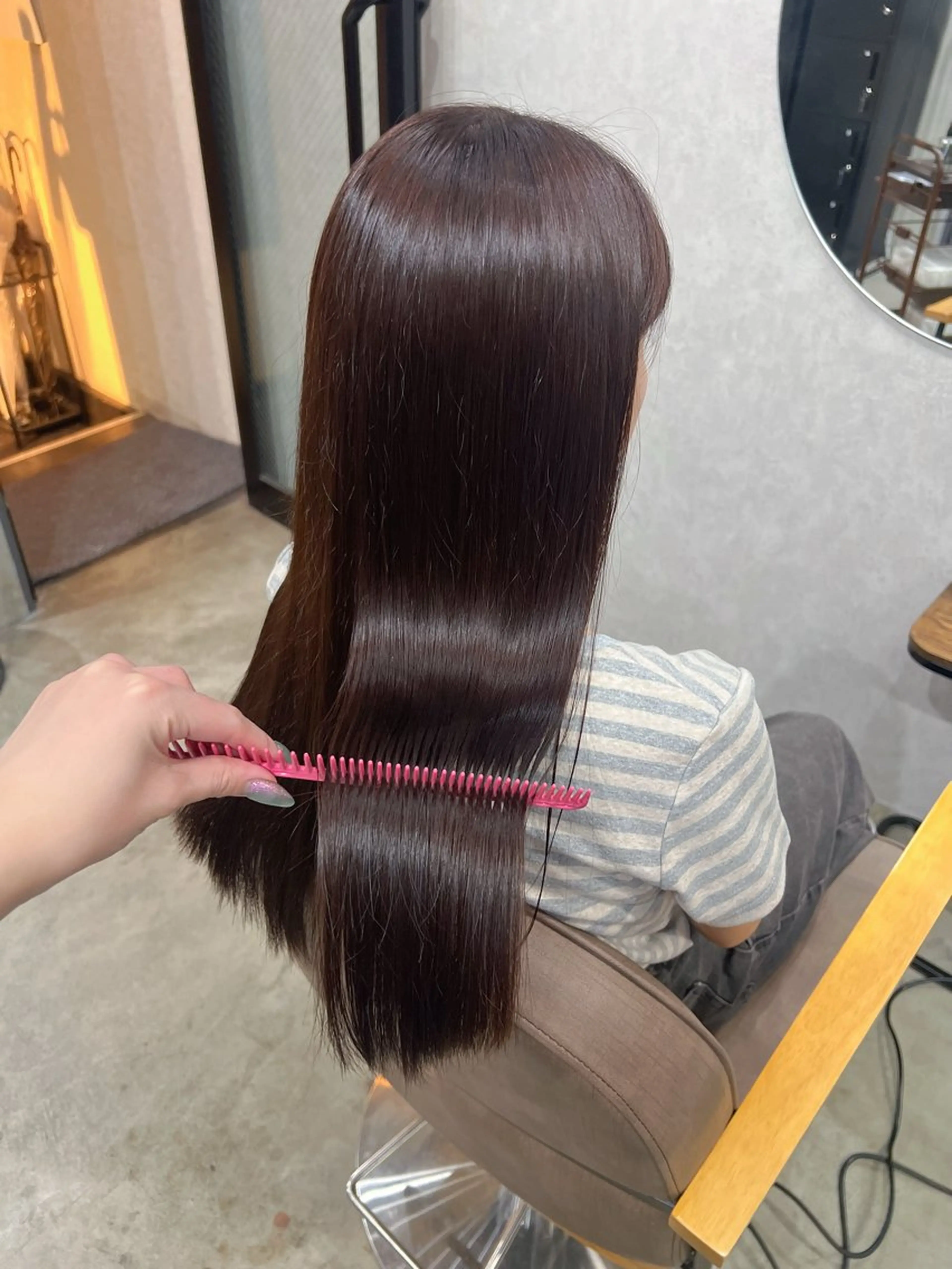 ロング カラー ベージュカラー ブリーチ ブラウンカラー ケアブリーチ ショコラブラウン ヘアカラー YUI ハイトーンカラーのヘアスタイル