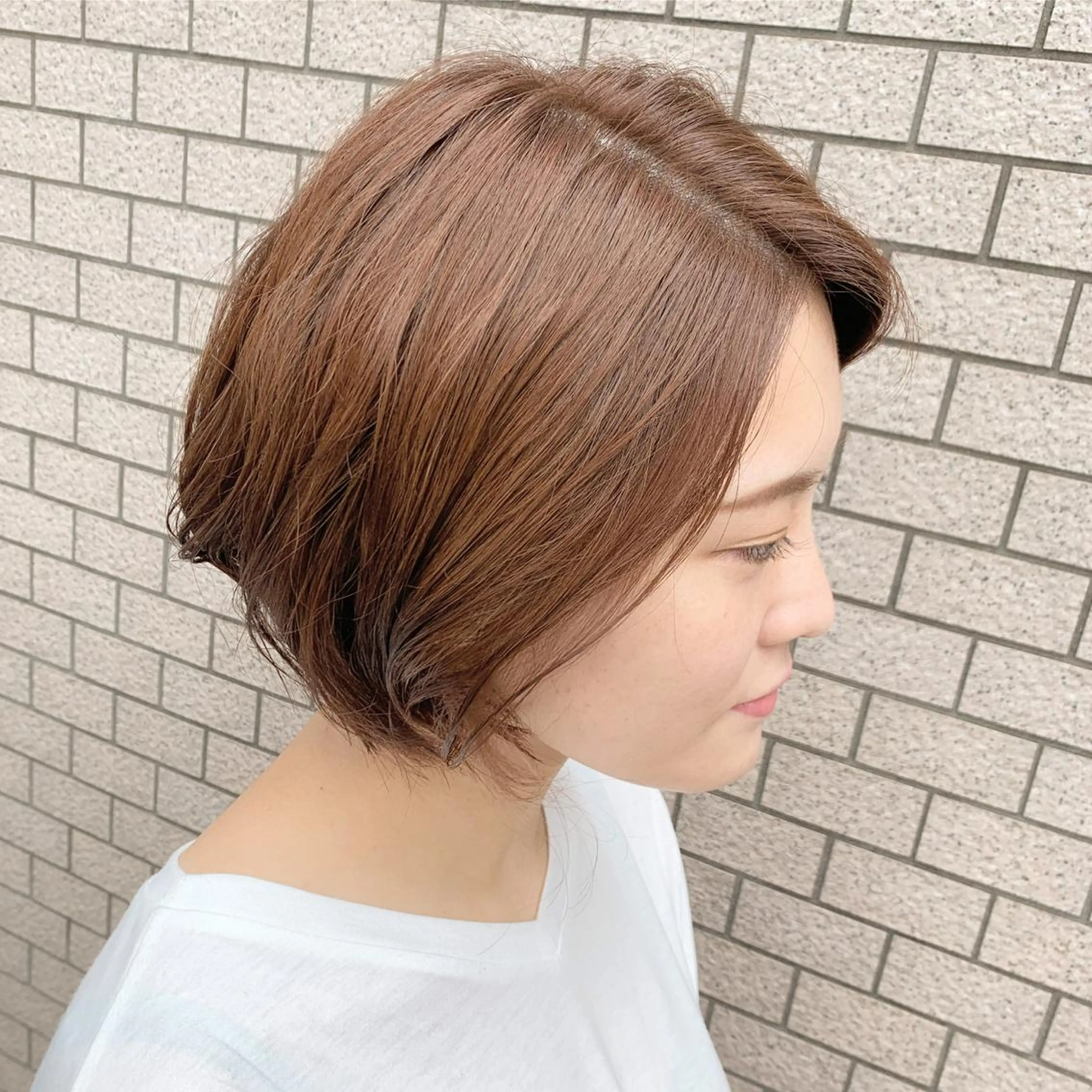 ショート ボブ 透明感ハイライト◎ 伊藤夏海のヘアスタイル