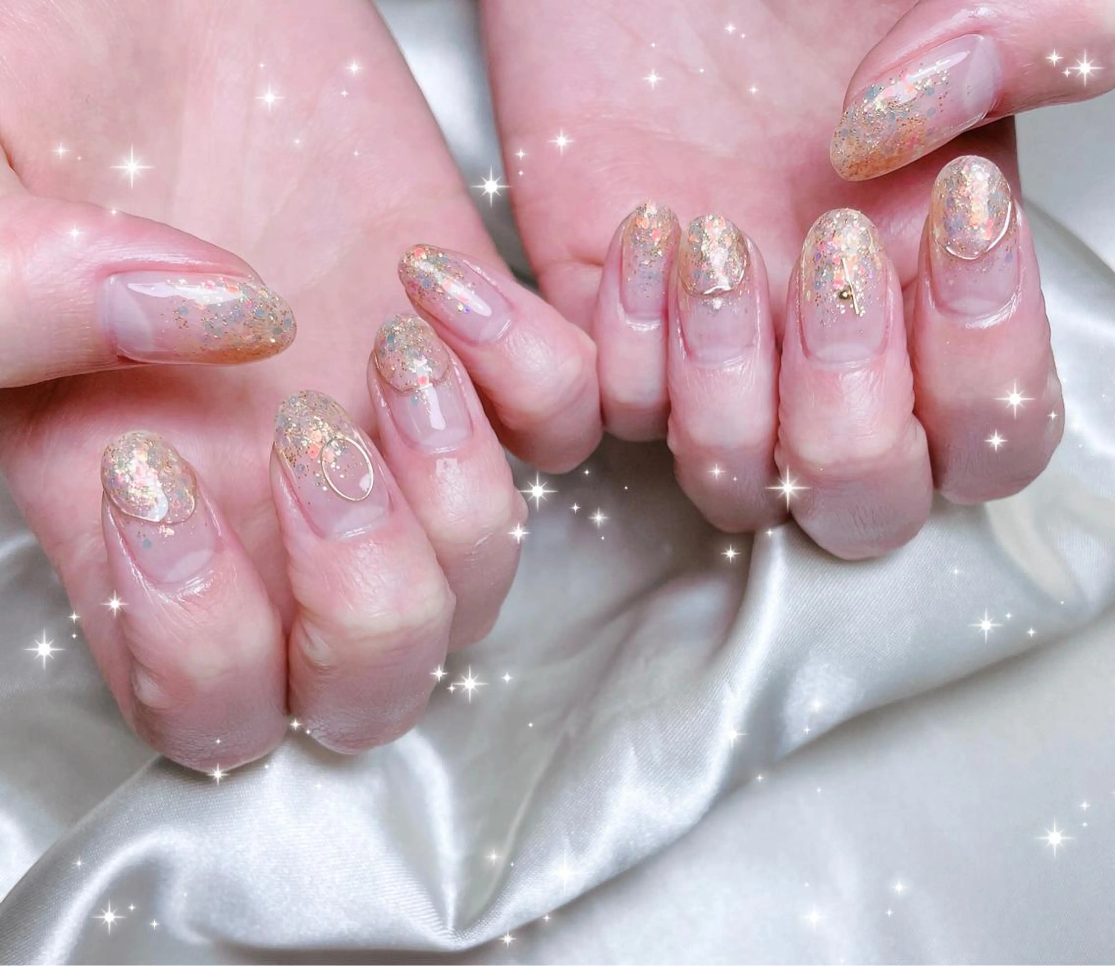 ネイル オーロラネイル グラデーション キラキラネイル ミラーネイル ハンドネイル FLARE NAIL フレアネイルのネイルデザイン
