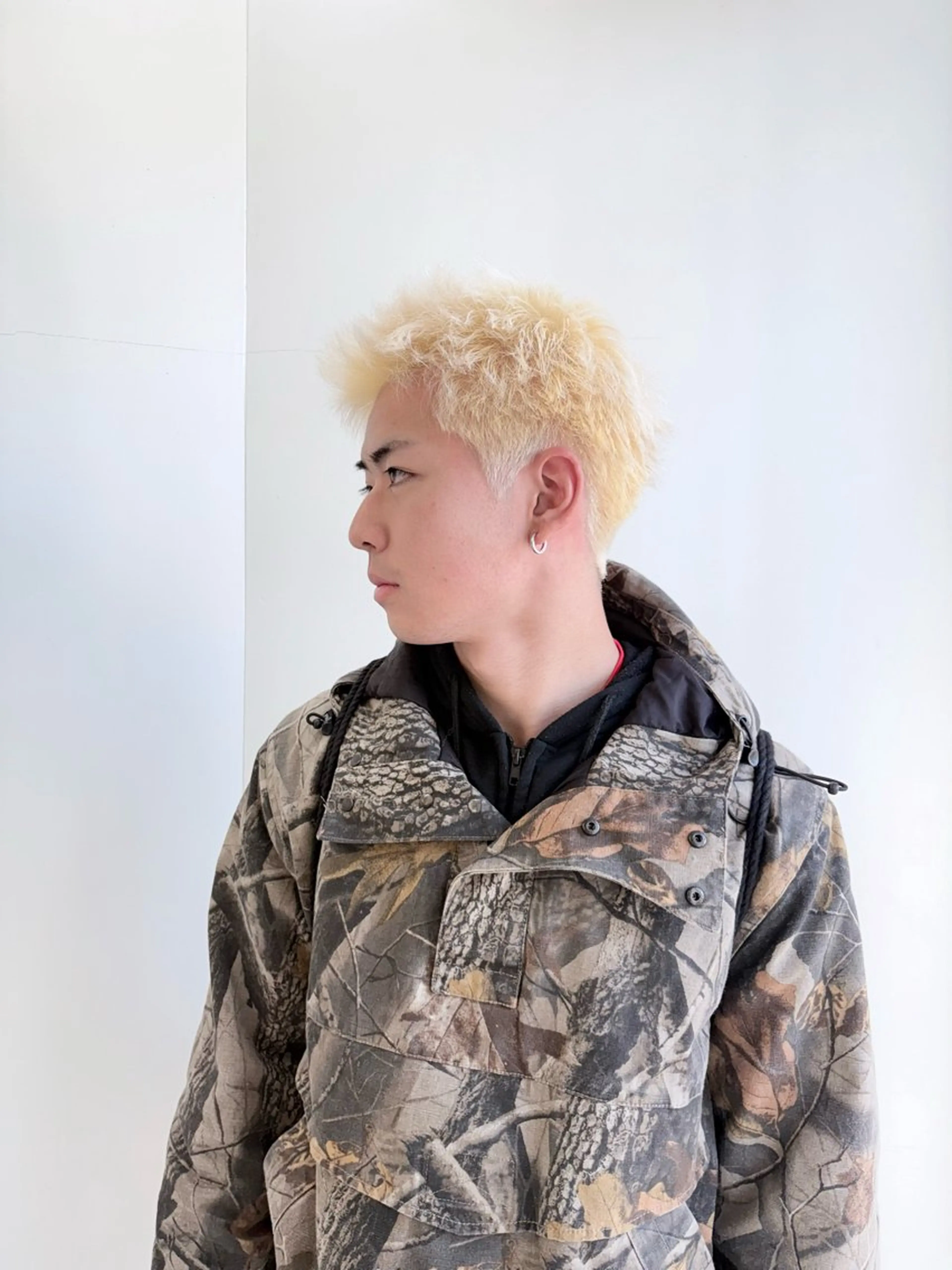 カラー メンズ ヘアカラー トリートメント ヘアセット 高明度ハイトーン× ショート/莉音🧤のヘアスタイル