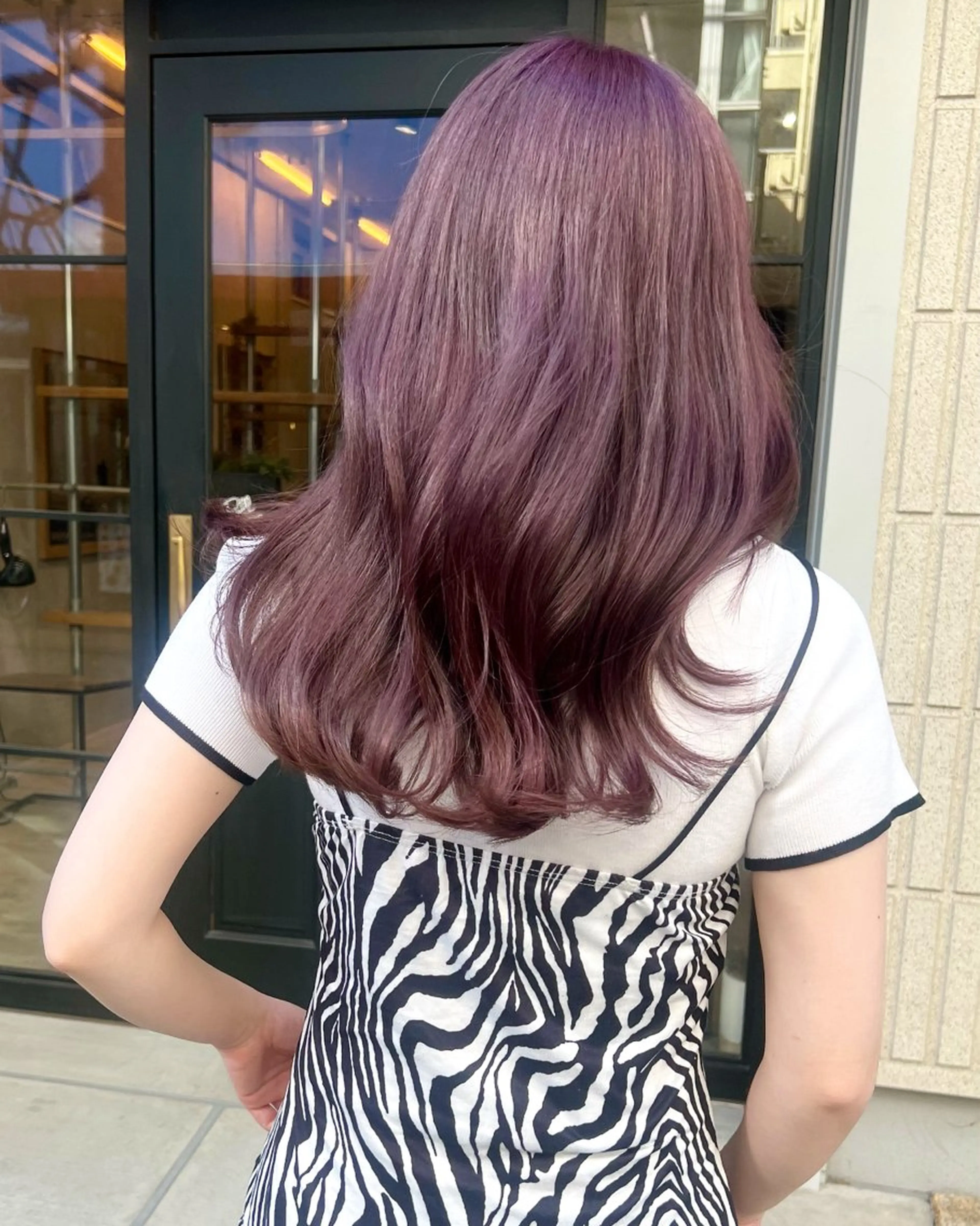 セミロング Asobi所属・透明感♡くすみカラー 🍏Haruka🍏のヘアスタイル