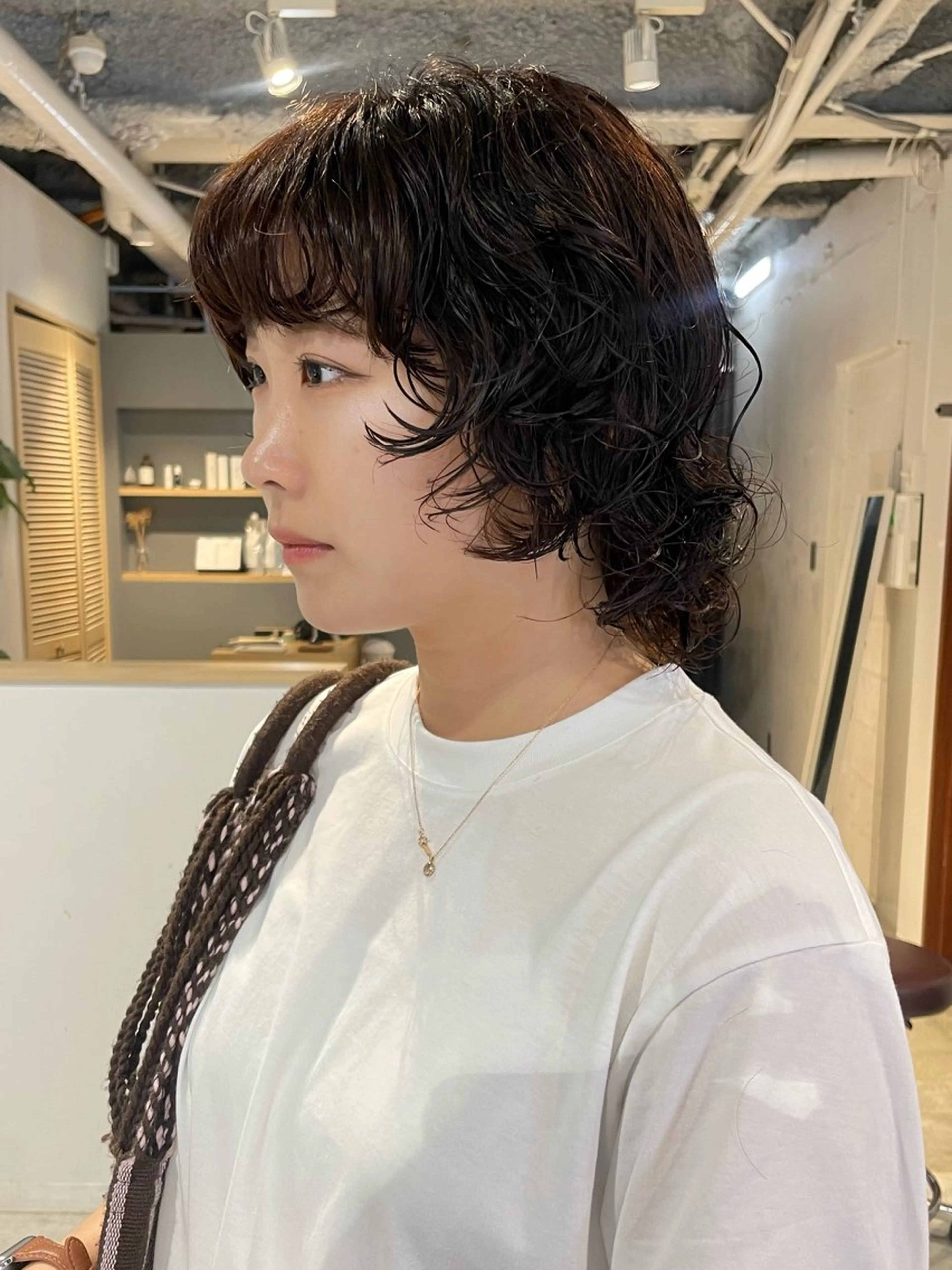 ミディアム カラー パーマ ミディアムパーマ 顔周りカット ウルフカット レイヤー×初 パーマ|hinakoのヘアスタイル