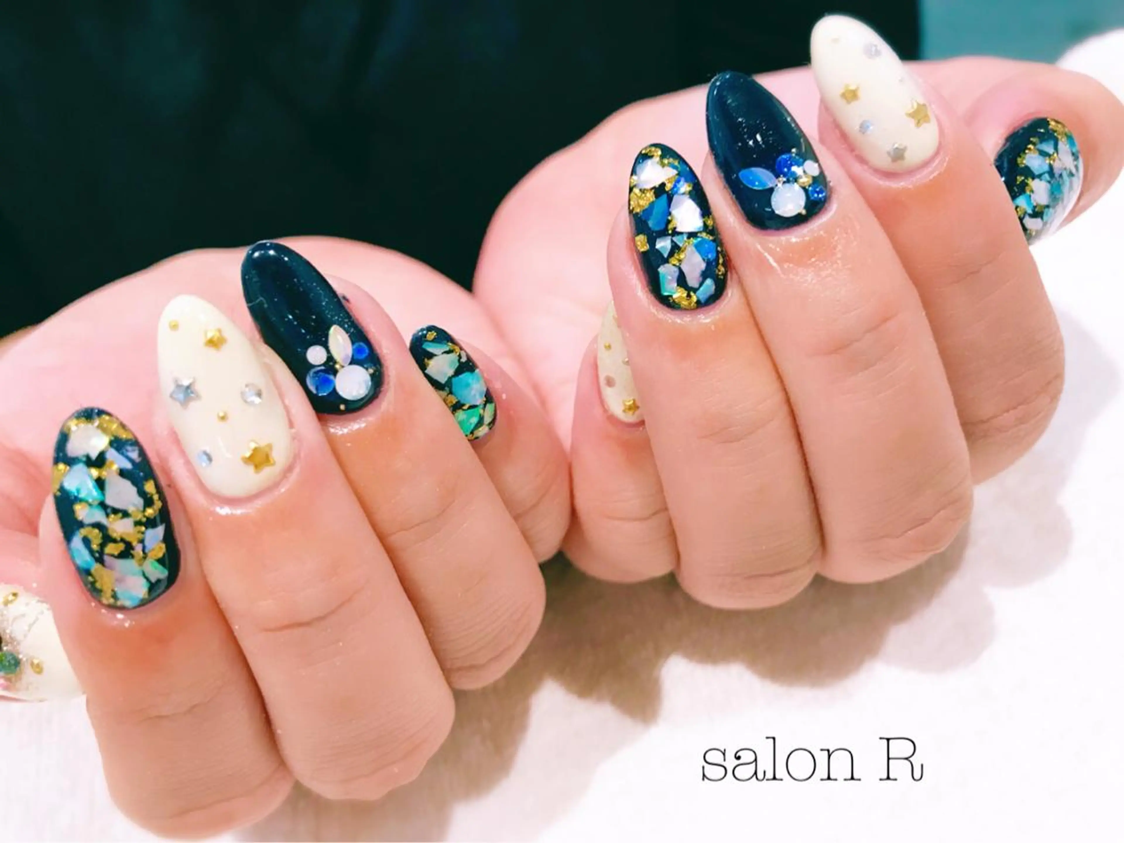 ネイル ネイビー Re Pearl～コーディネートサロン～ 市駅前店所属・NARUMI HYODOのネイルデザイン