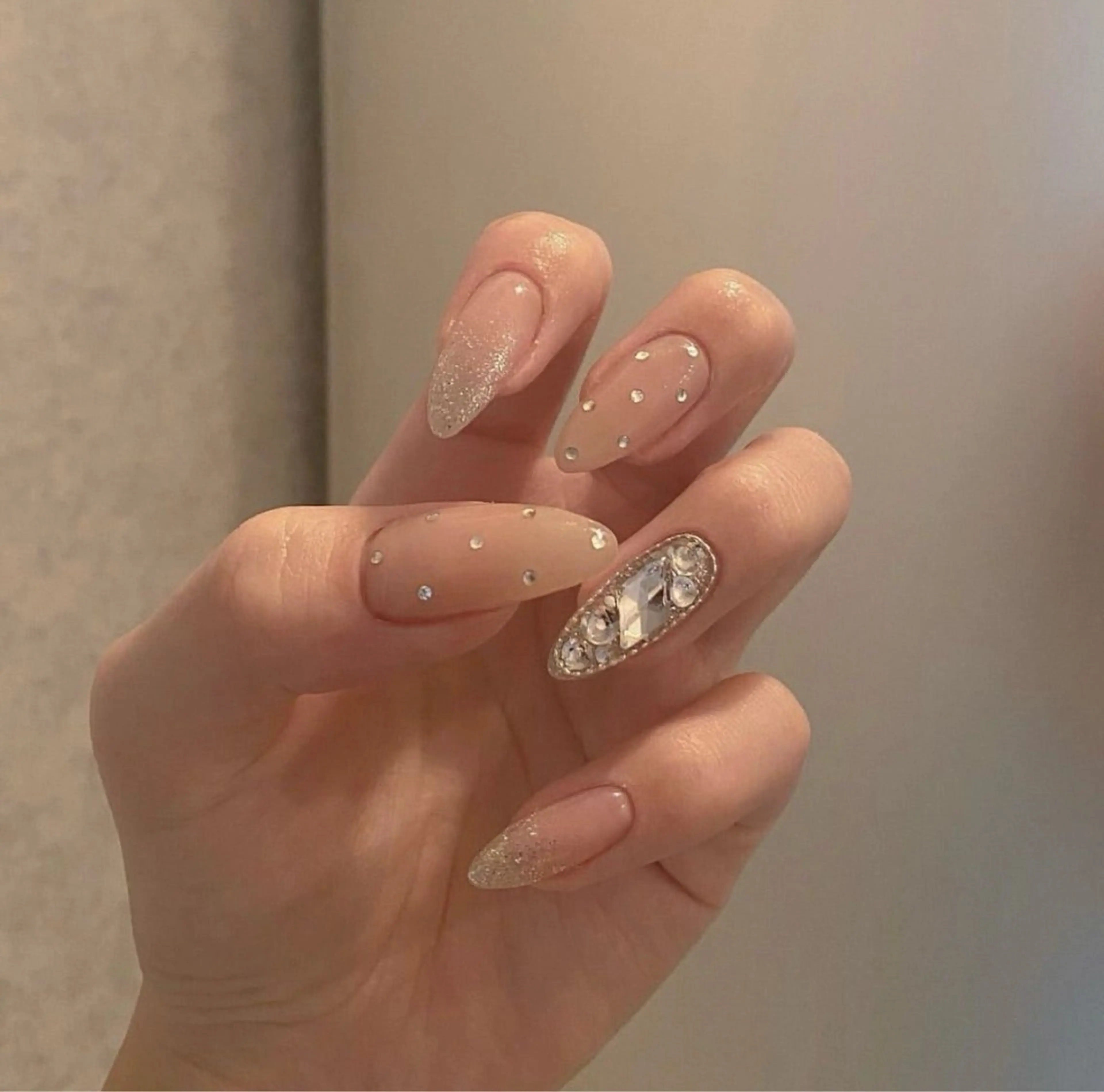 ネイル ハンドネイル Hanni ANA.CHUOのネイルデザイン