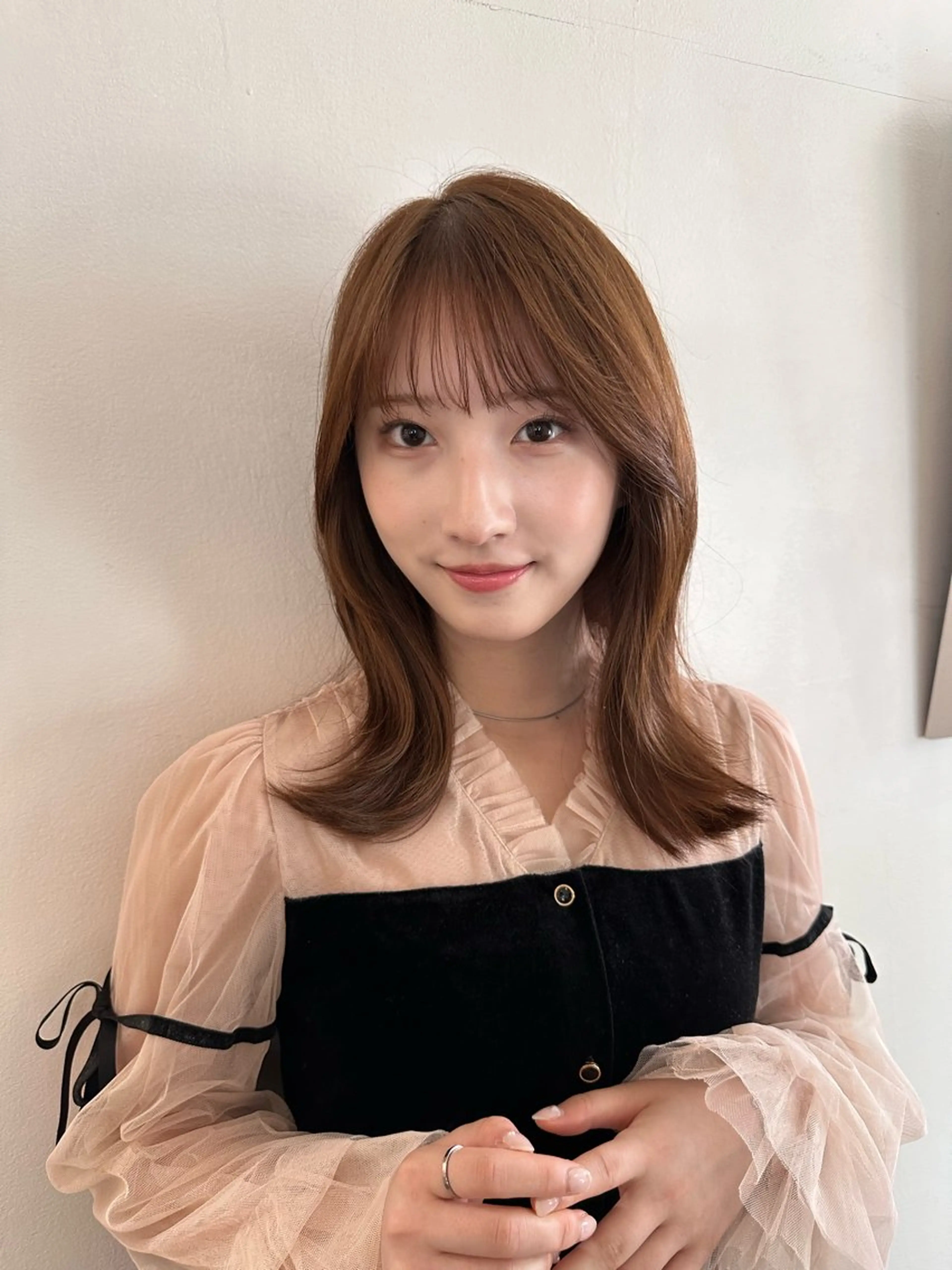 ロング カット ヘアカラー 齊藤政太 顔周り カット 透明感カラーのヘアスタイル