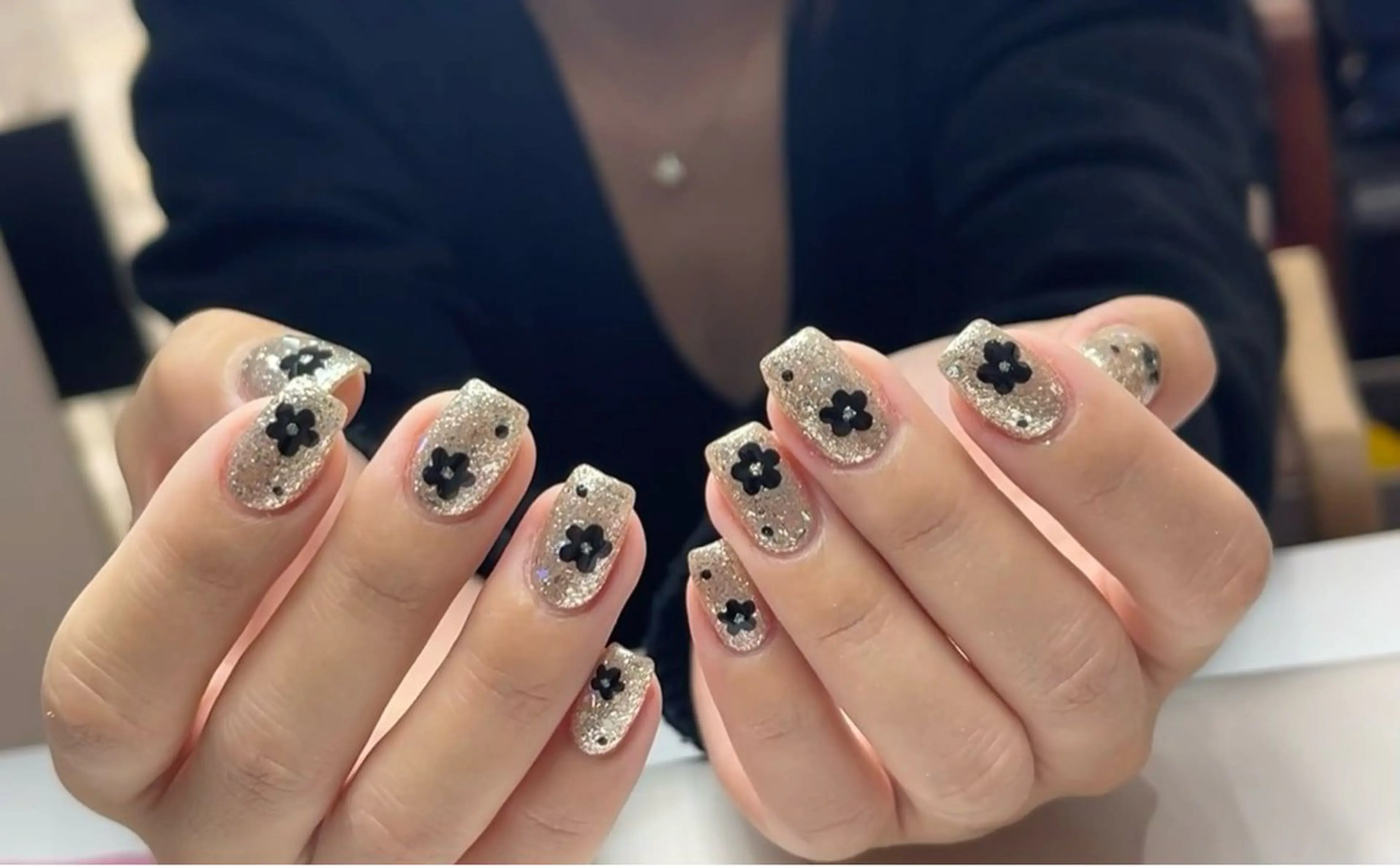 ネイル Ui_Amor (パラジェル)のネイルデザイン