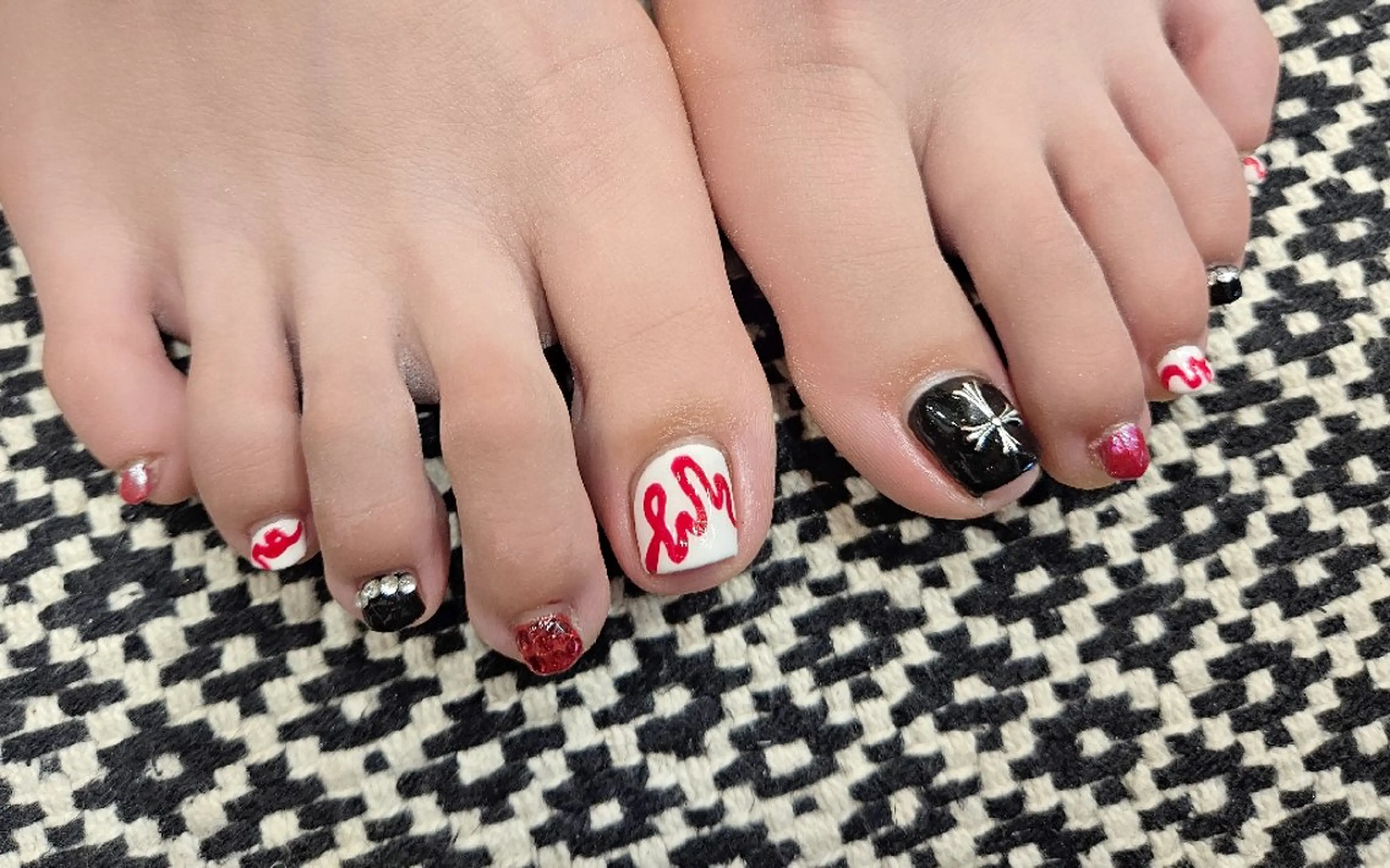 ネイル フットネイル 関口 友菜のヘアスタイル