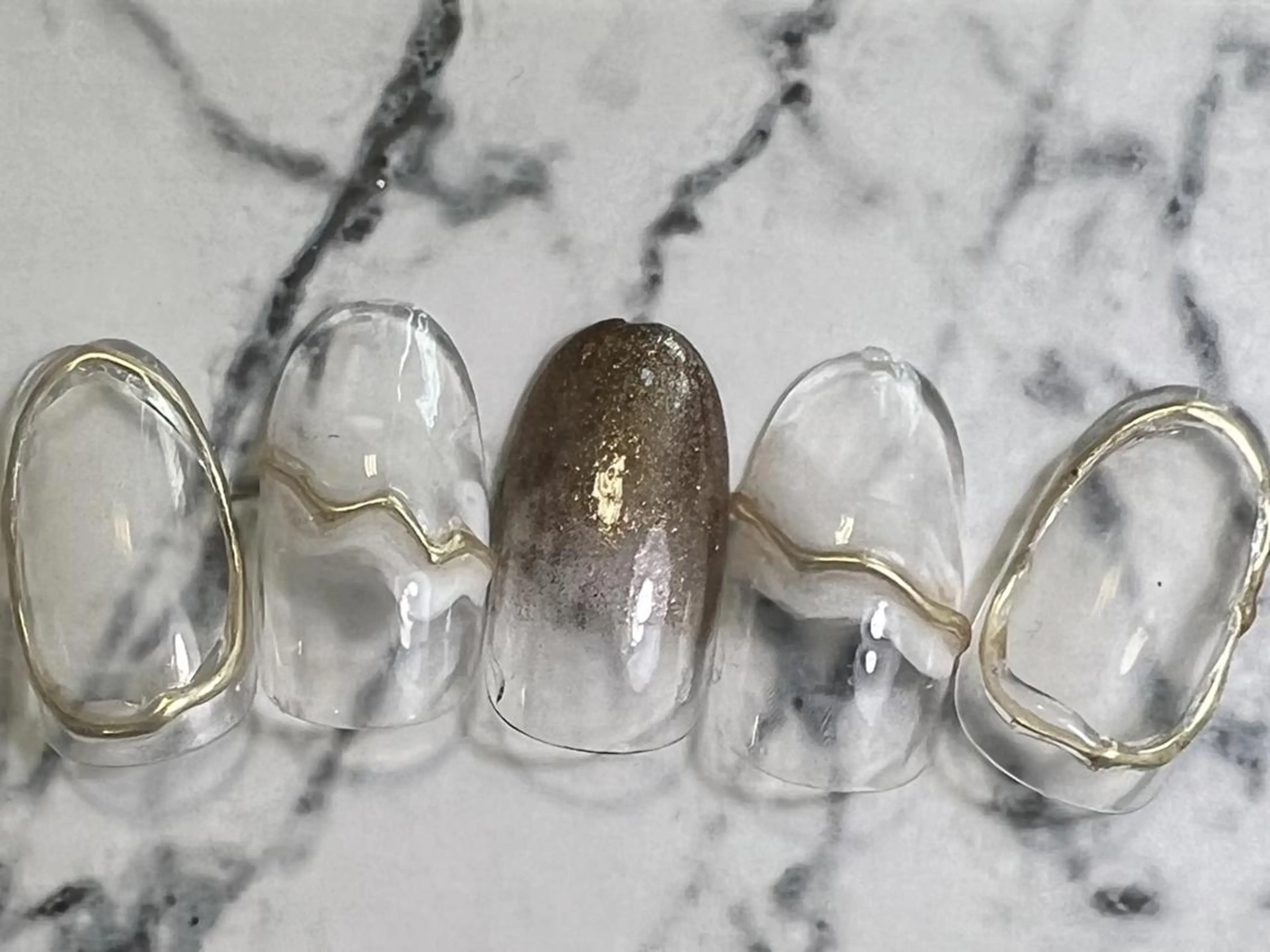 ネイル ❤️💛🩵京橋 痛ネイル⭐️3Dのネイルデザイン