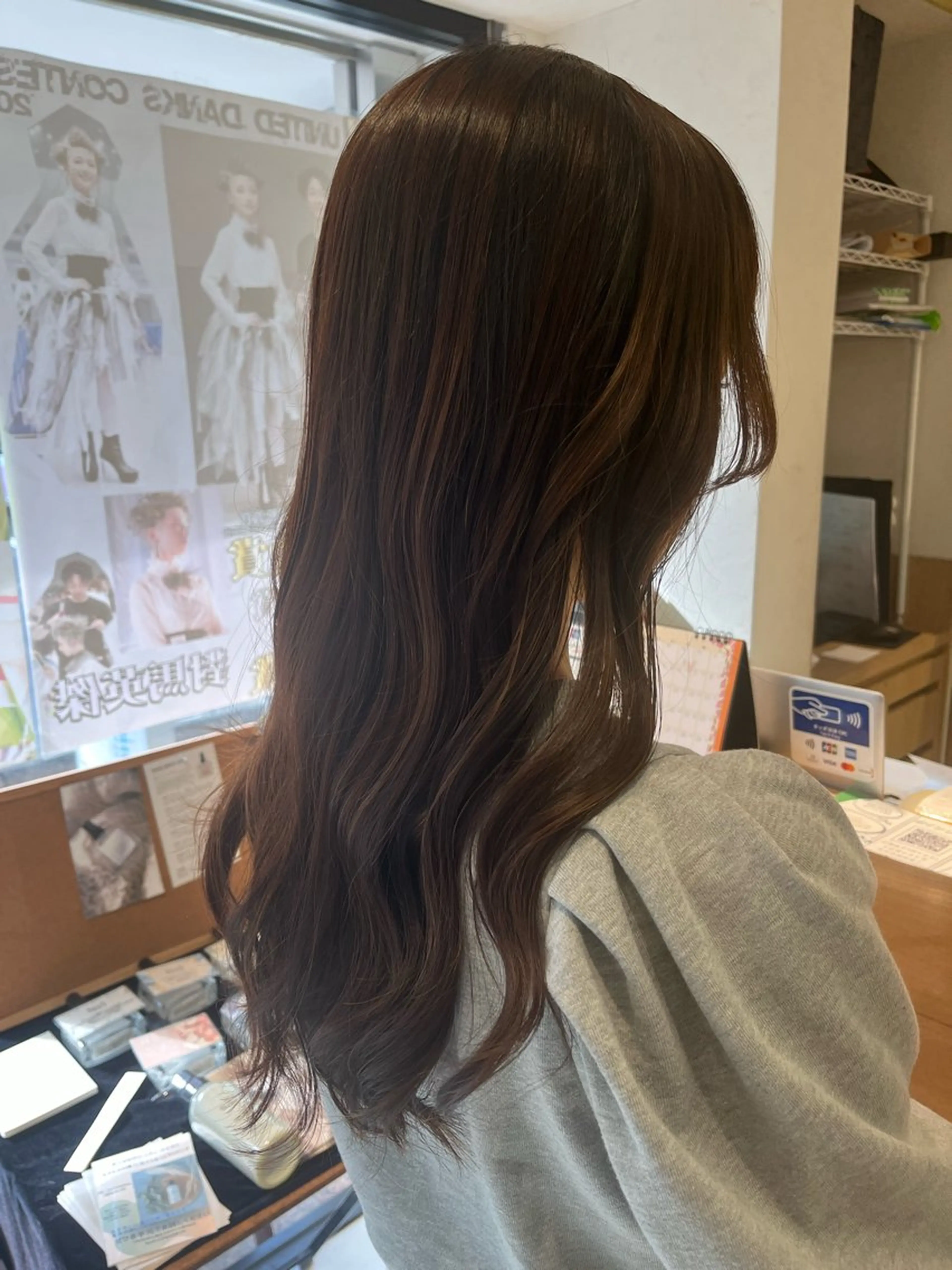 ロング カット ヘアカラー トリートメント ナチュラルベージュ/ 顔周りカット/由喜のヘアスタイル