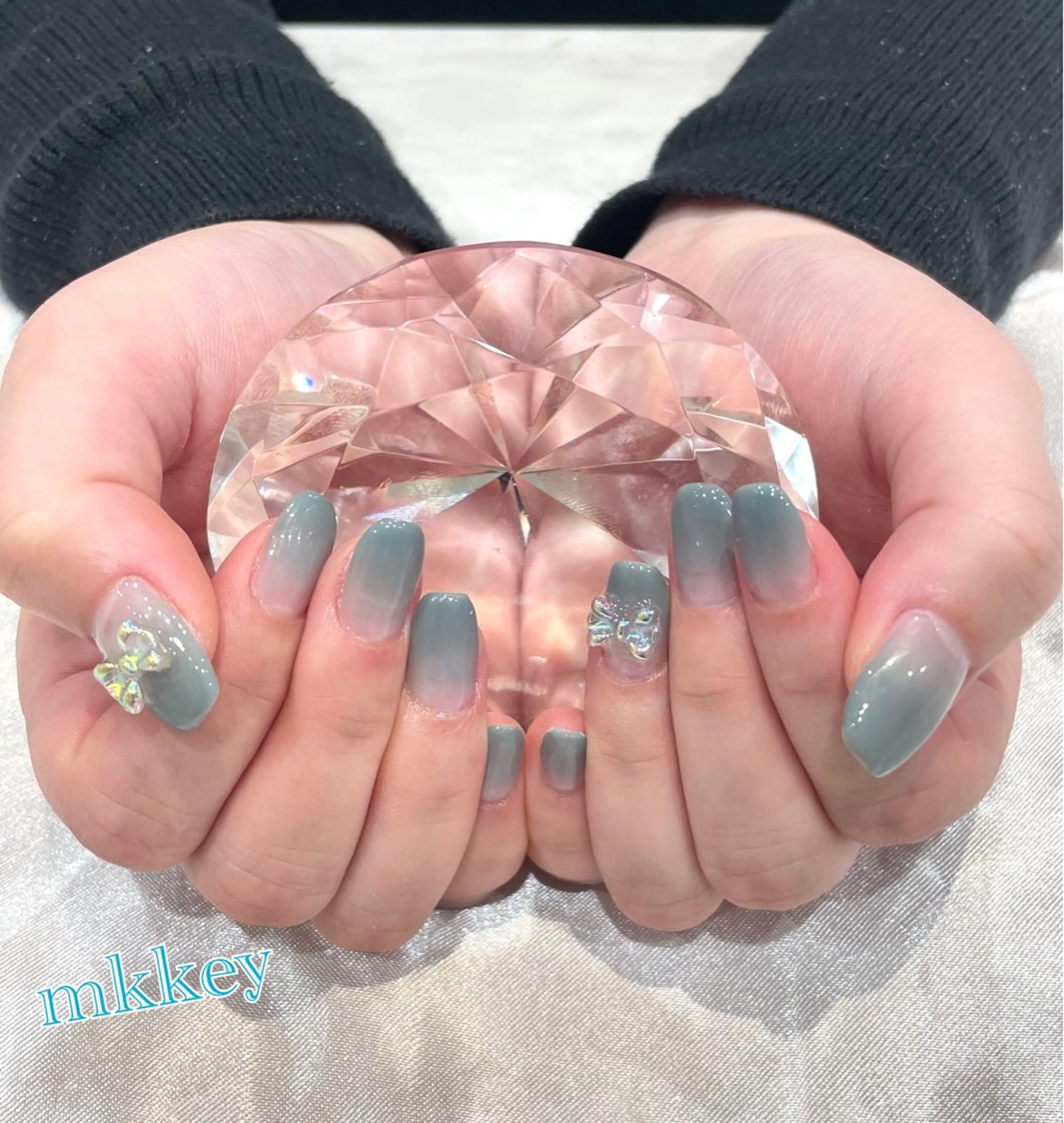 ネイル ブルー グラデーション Liora所属・nail mnのネイルデザイン