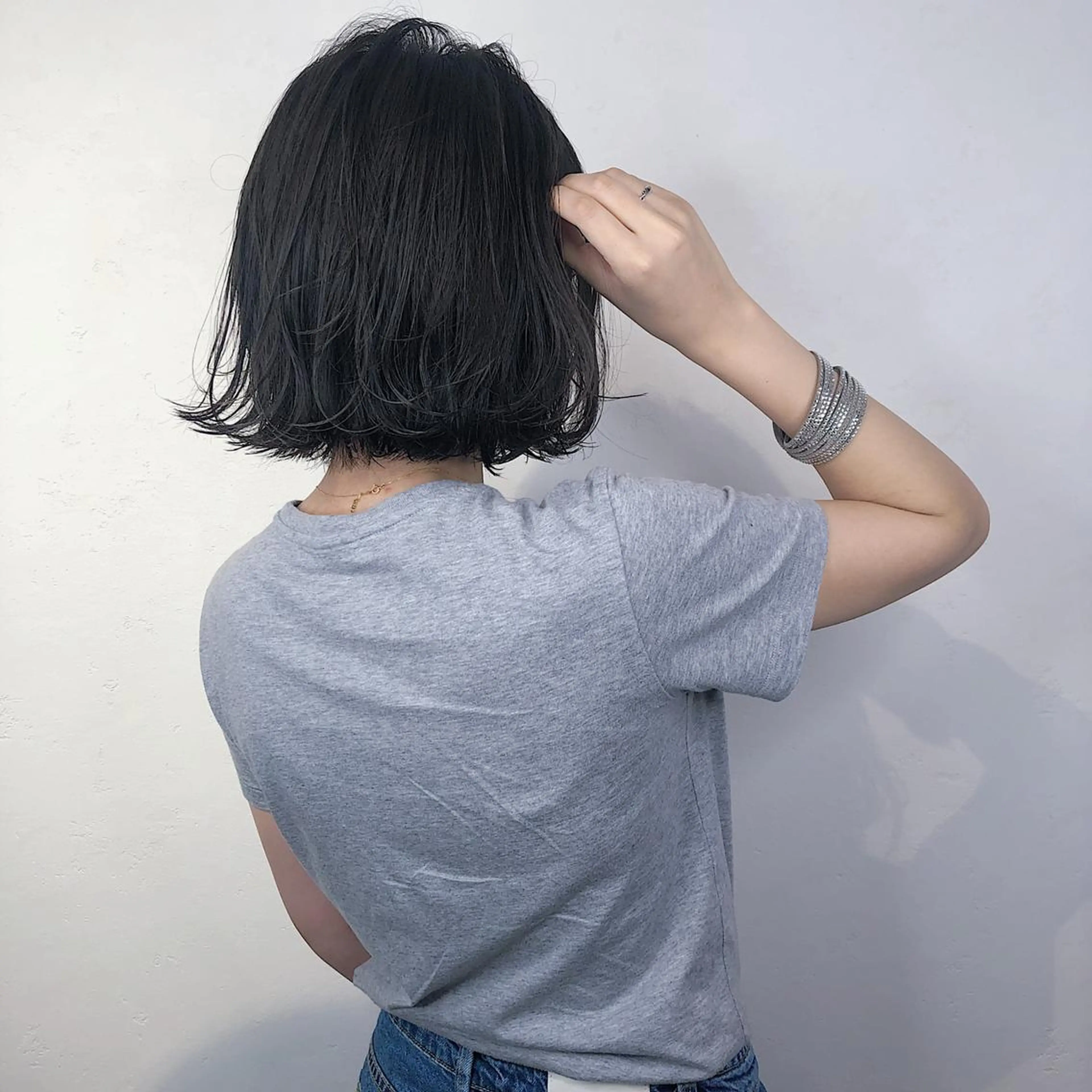 ショート カラー _WHITE 天王寺のヘアスタイル