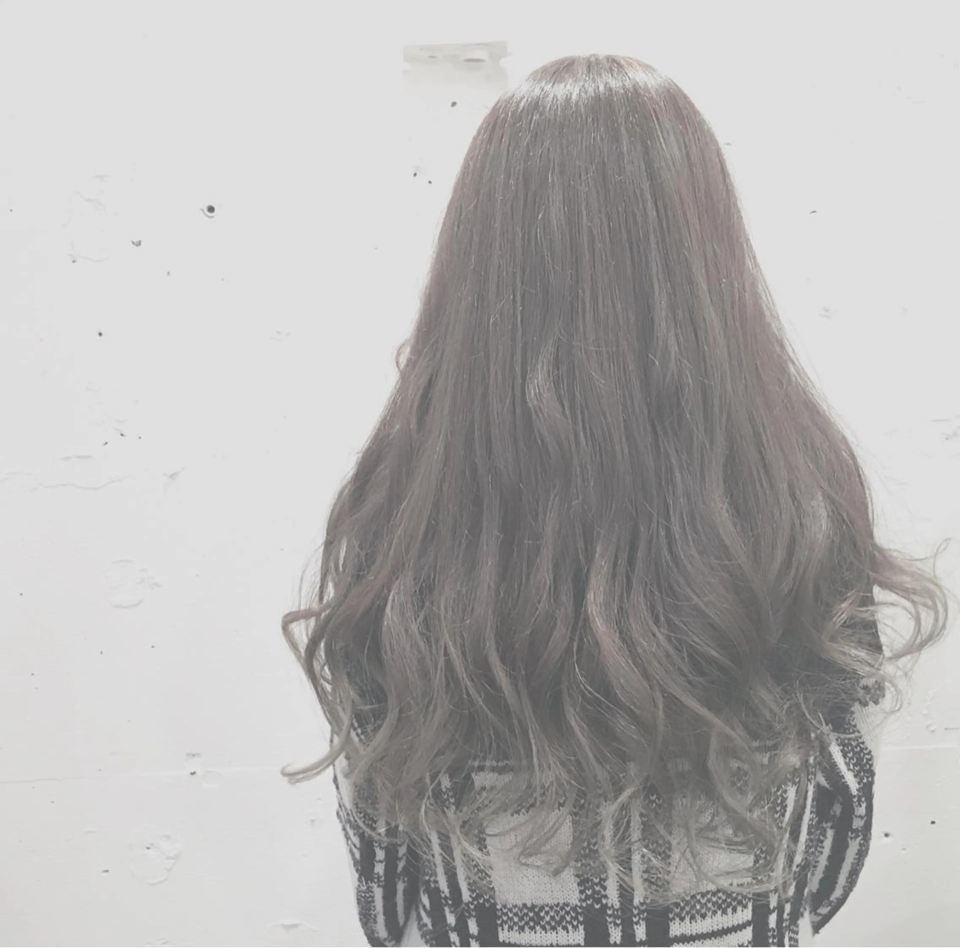 ロング カラー アッシュ ブリーチ グラデーションカラー ハイライトカラー 3Dハイライト てんま さやかのヘアスタイル