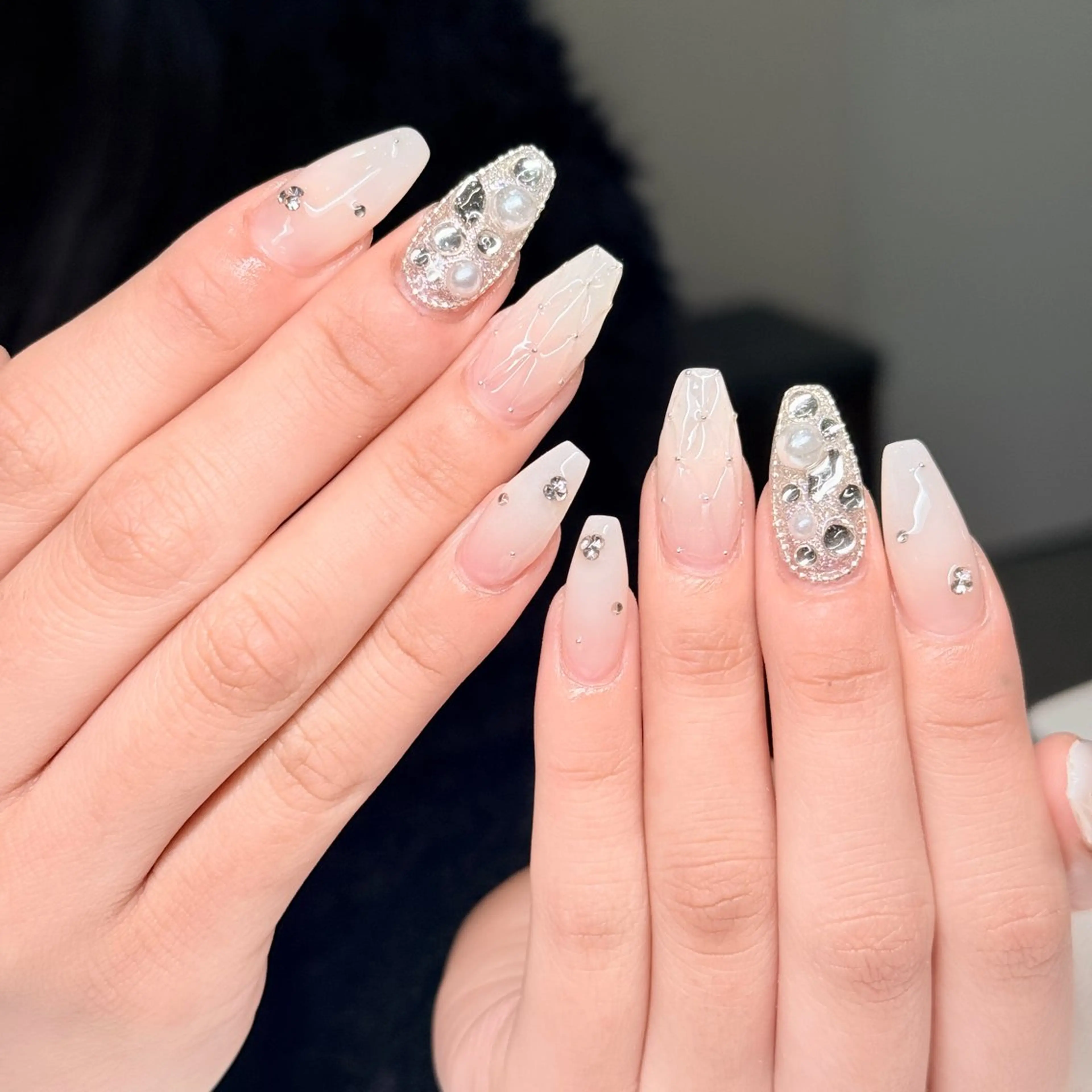 ネイル オーロラネイル ブルー チークネイル フットネイル フレンチネイル ハンドネイル JAN 168 池袋のネイルデザイン