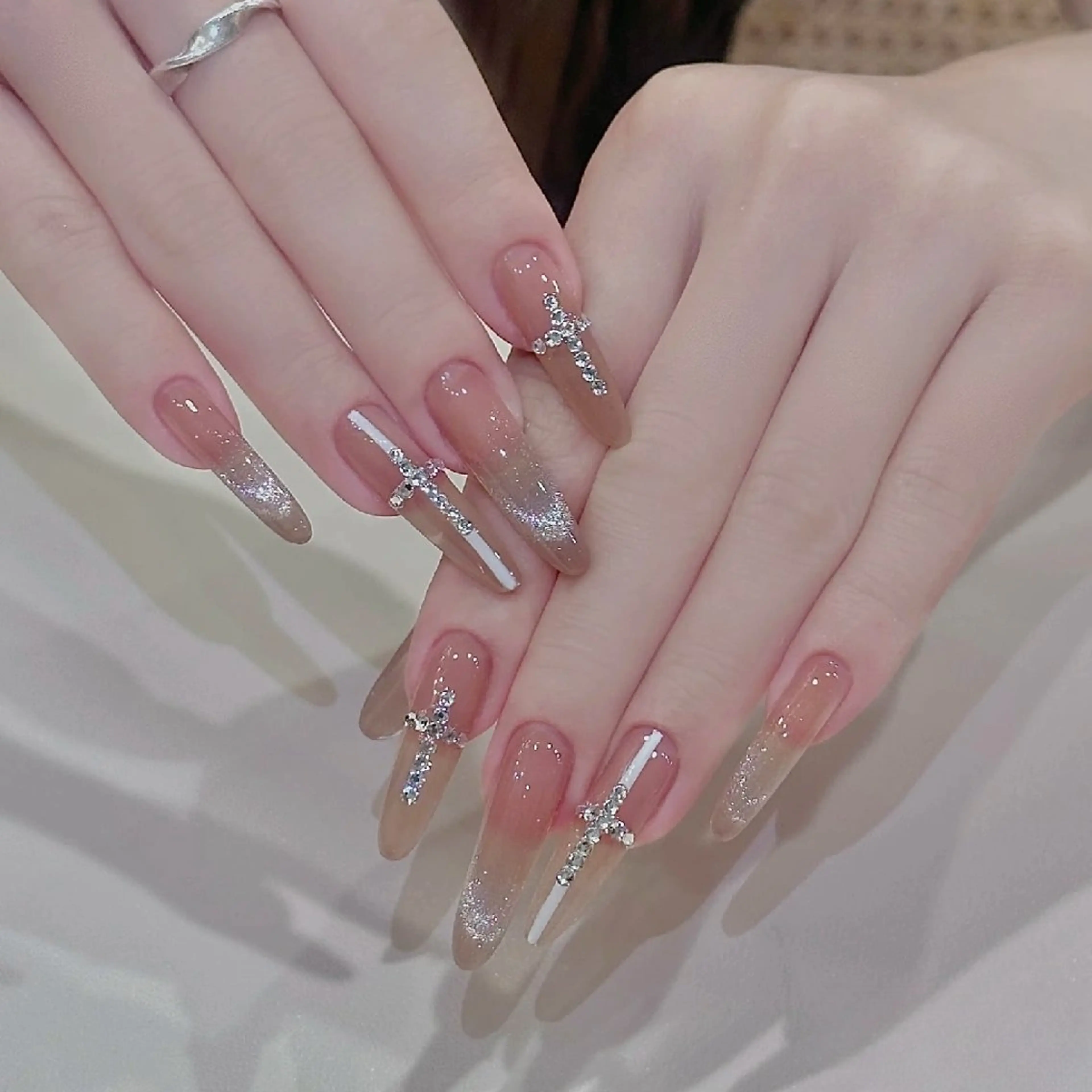 ネイル ハンドネイル ネイリストゆか💅 長さだし、深爪矯正のネイルデザイン