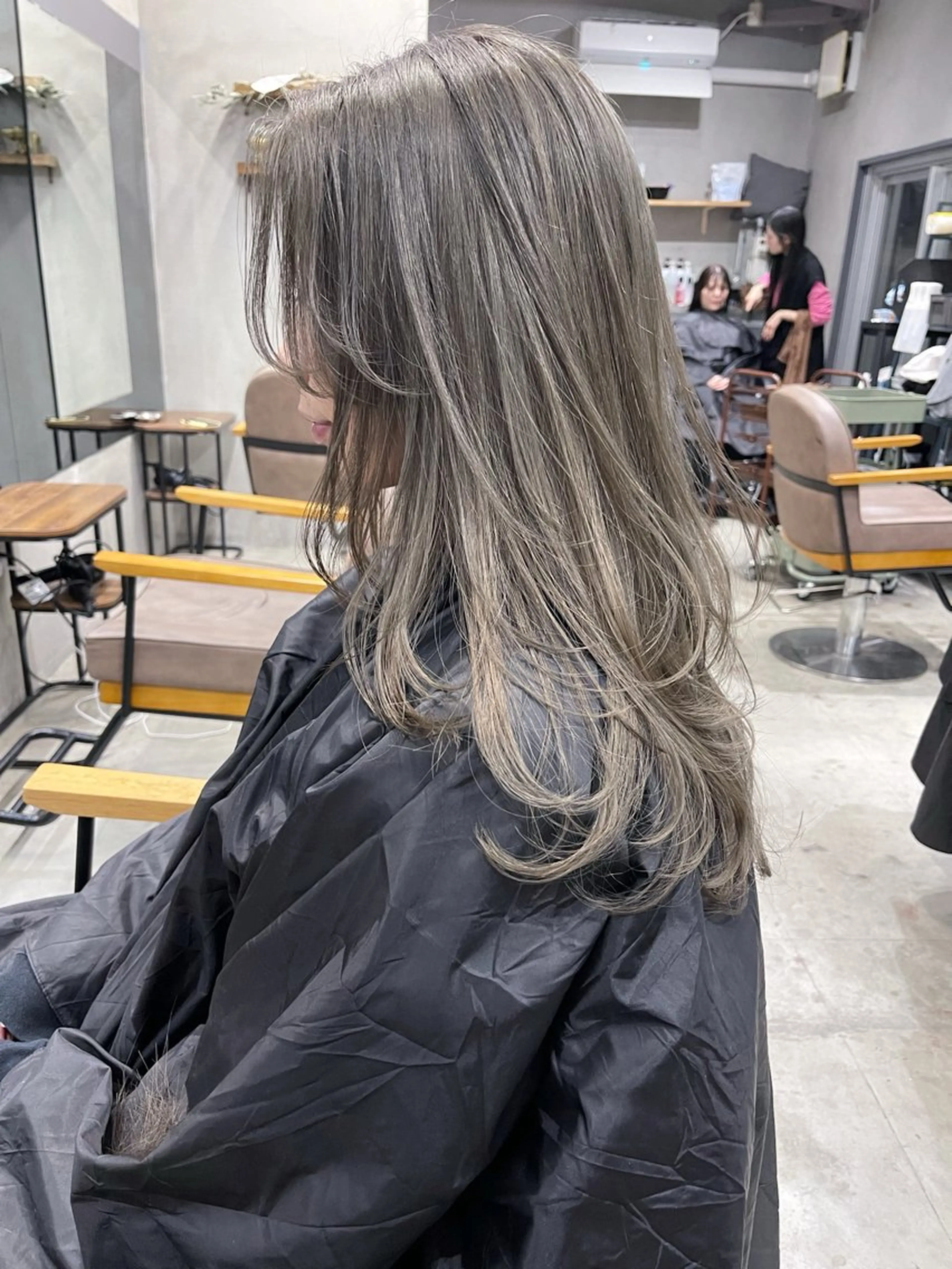 【リタッチ】ケアブリーチ＋オンカラー＋2ステップトリートメント】超音波トリートメント付き】の写真