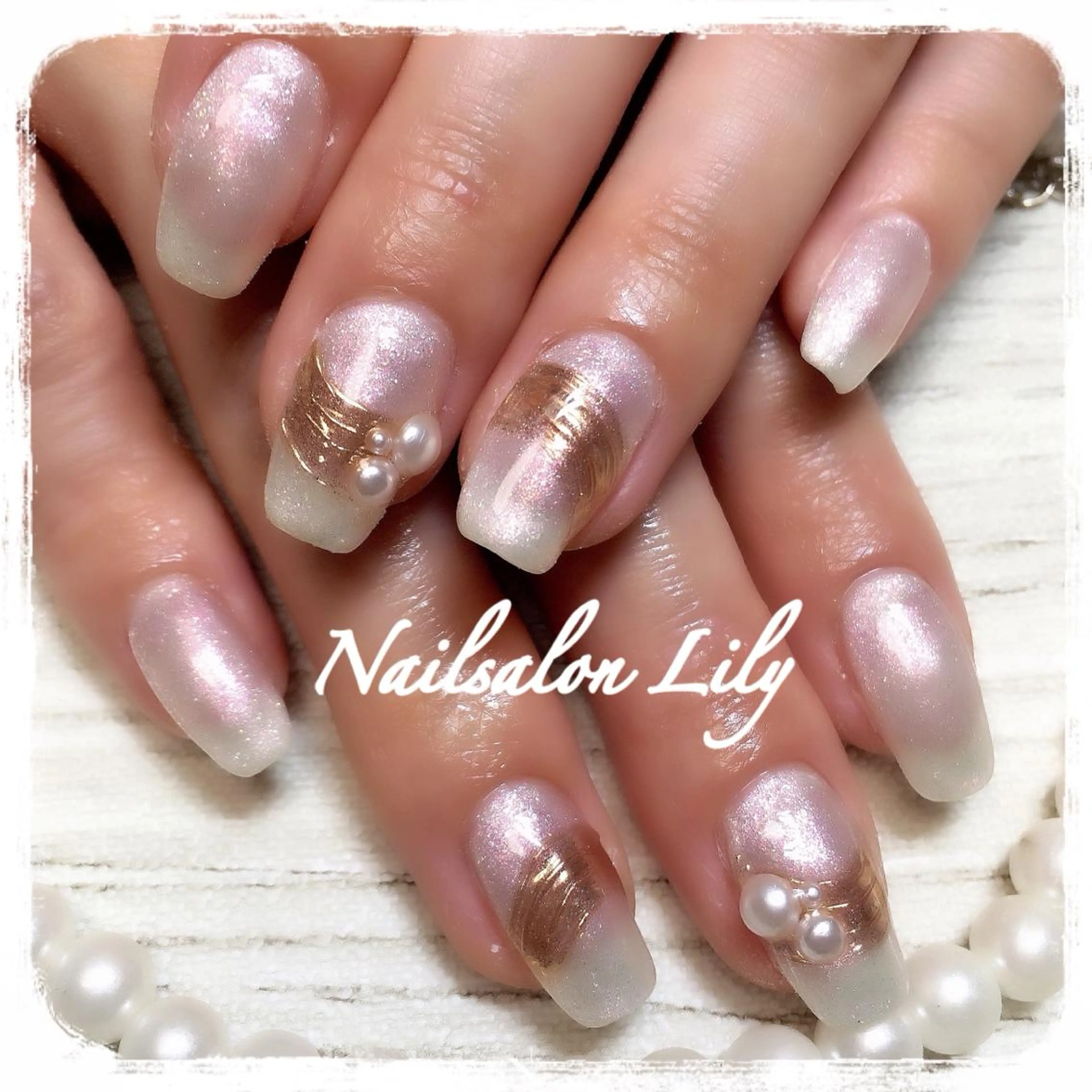 ネイル ミラーネイル Nailsalon Lilyのネイルデザイン
