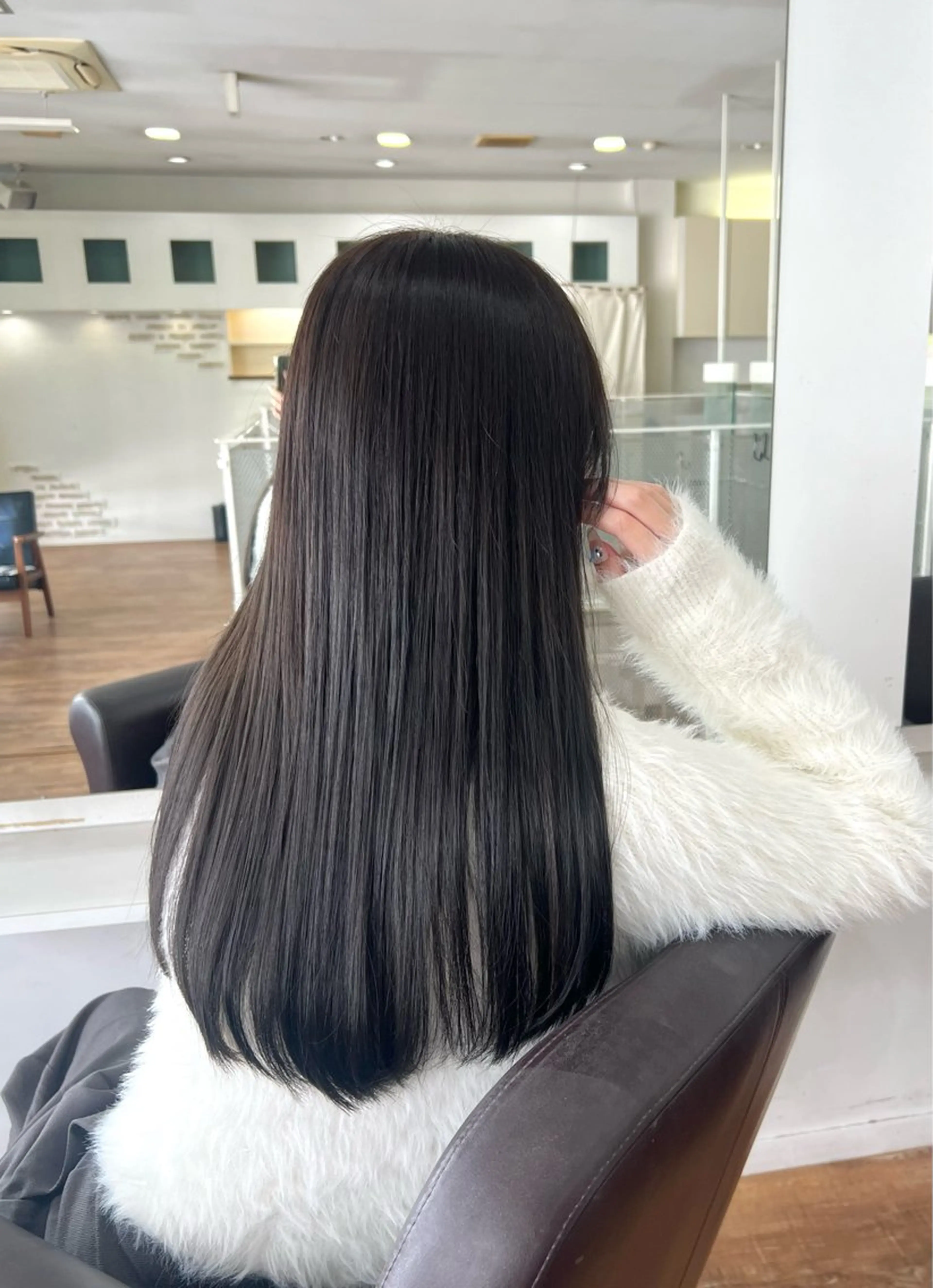 ロング カラー 透明感カラー ヘアカラー トリートメント 石野 友唯のヘアスタイル