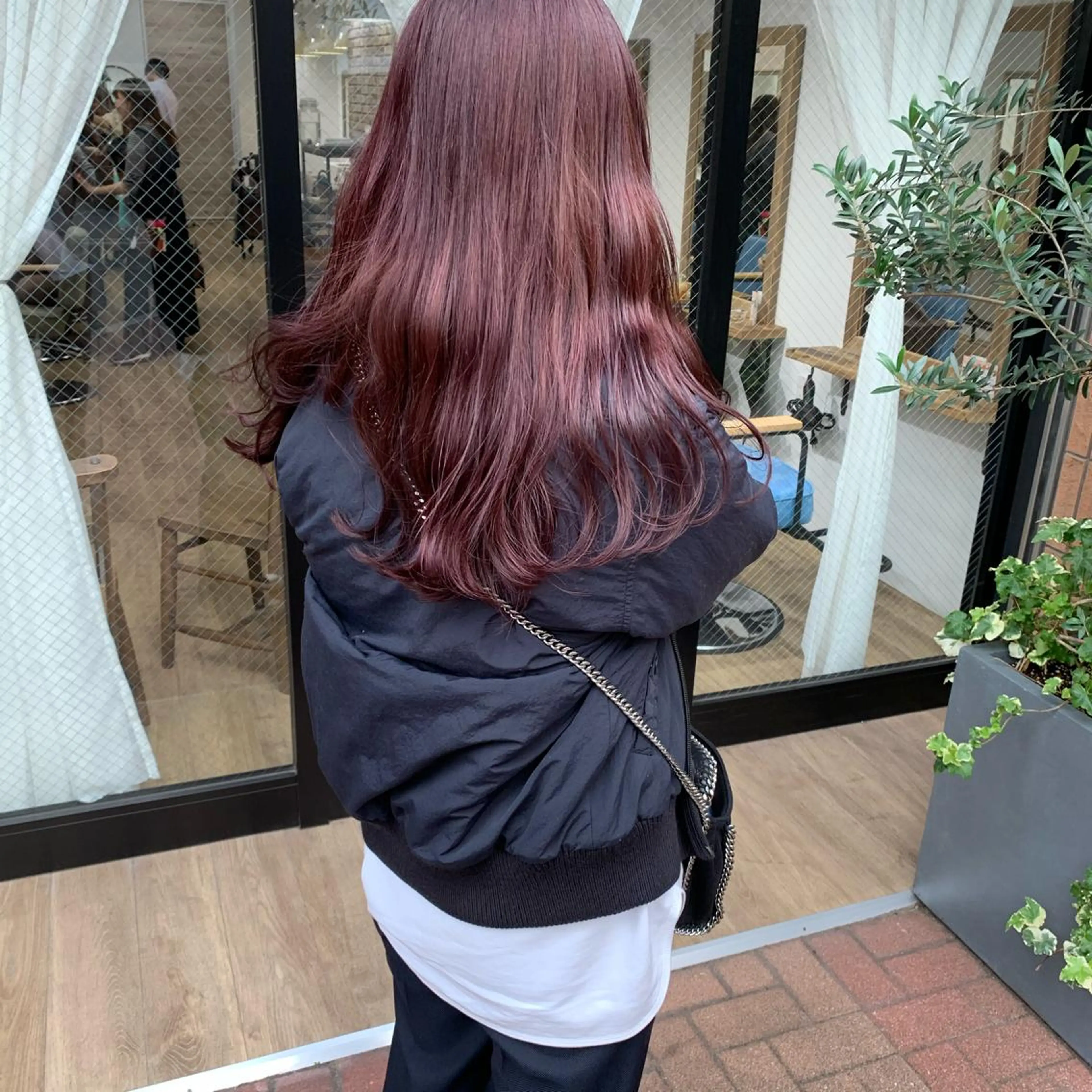 ロング カラー ブリーチ ブラウンカラー ブリーチなしカラー レッドカラー レッドブラウン カット ヘアカラー トリートメント レイヤー/顔周り /AKARIのヘアスタイル