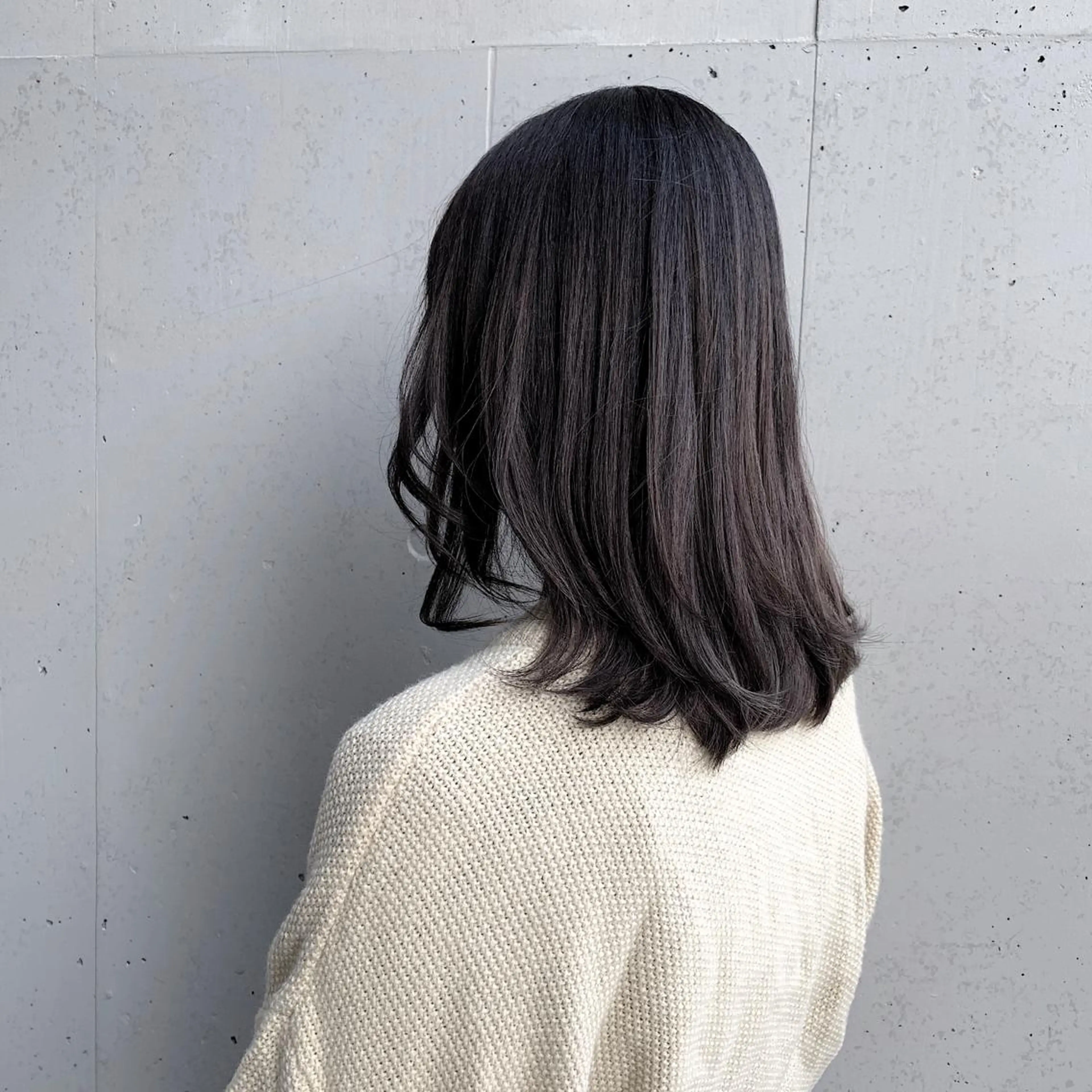 ミディアム カラー グレージュ 二宮 早智子のヘアスタイル