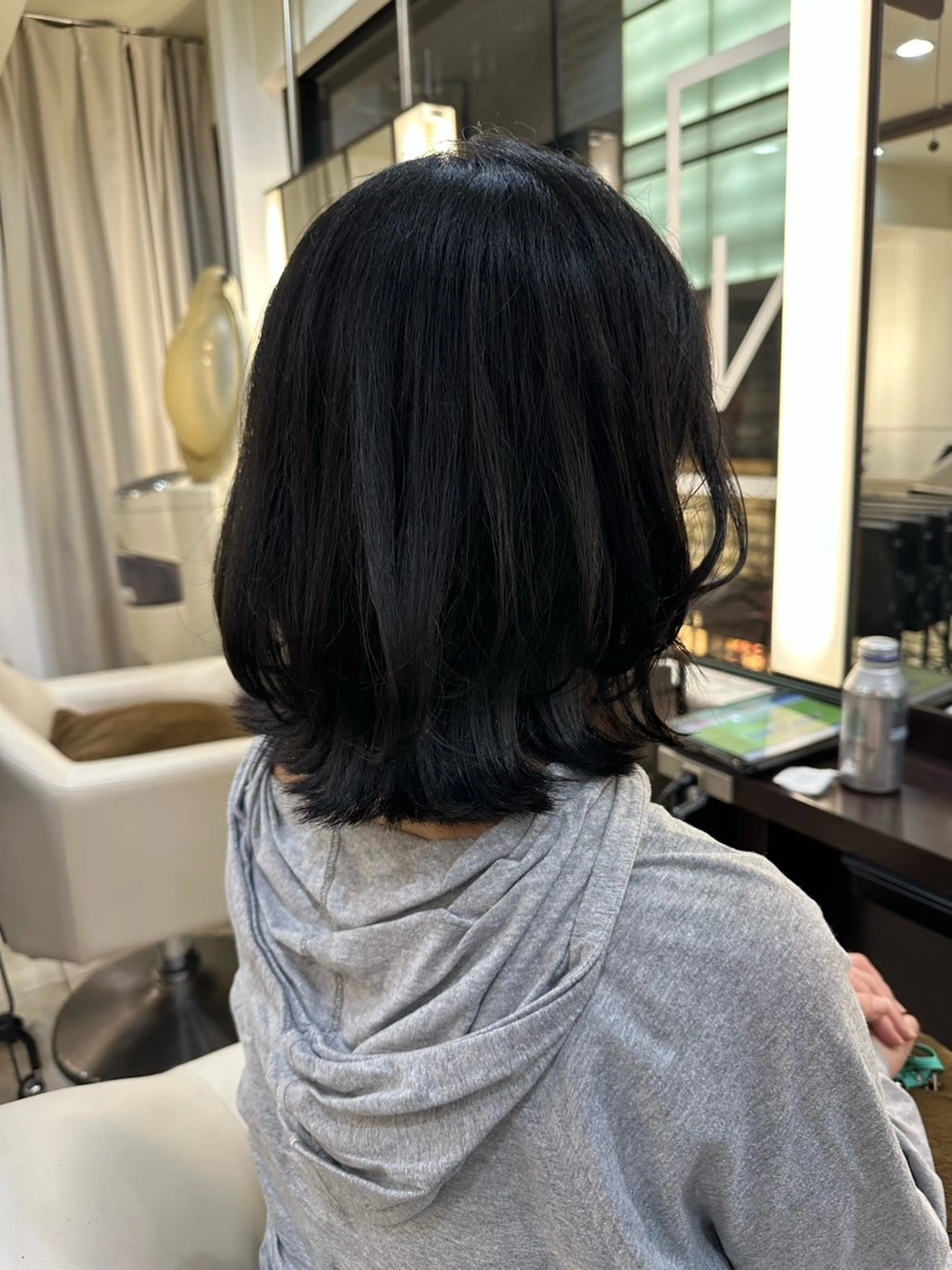 ミディアム レイヤーカット 外ハネヘア LEWIN ginza所属・🫧パーマモデル /mikuのヘアスタイル