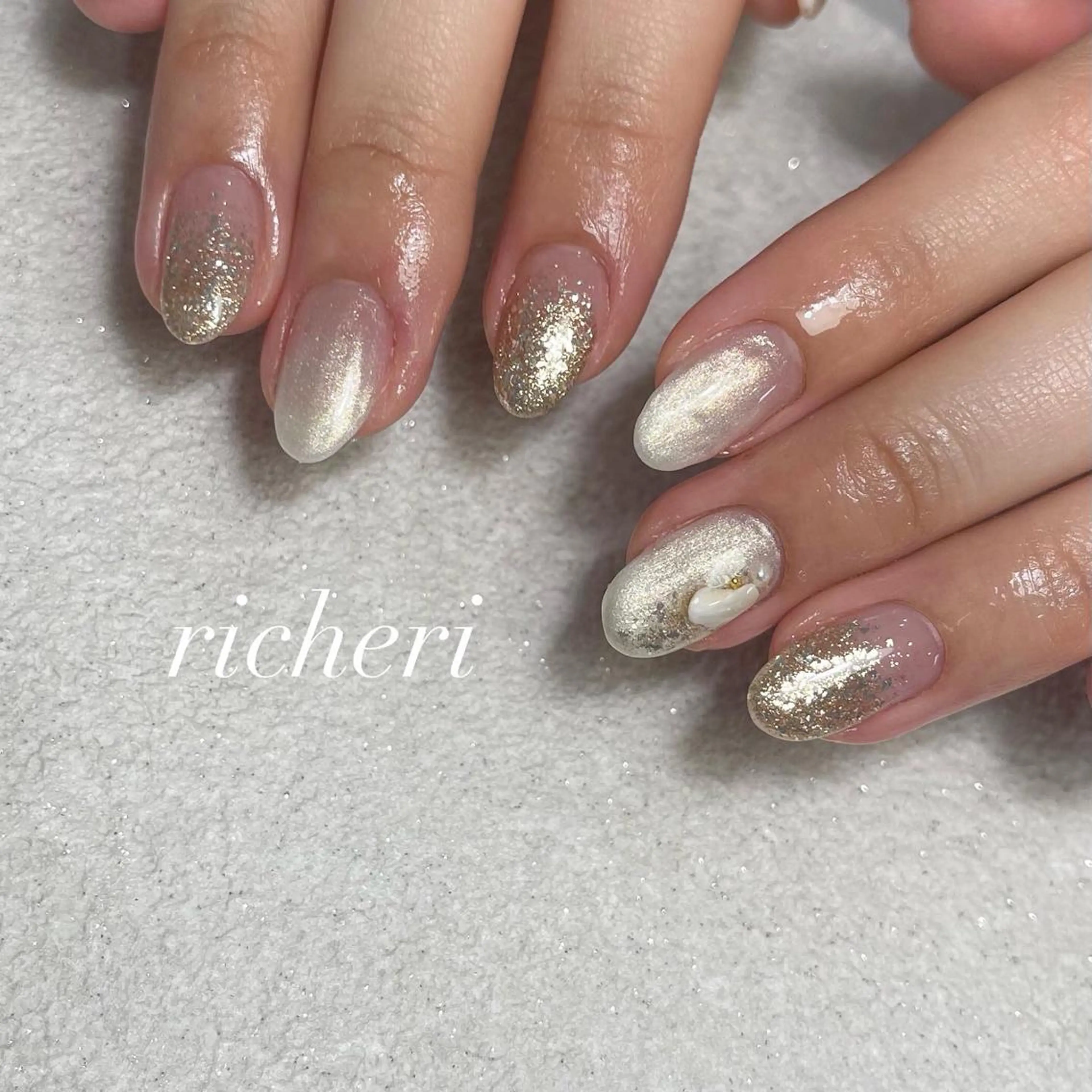 ミディアム ネイル 韓国風ヘア アートネイル フレンチネイル ジェルネイル ガラスフレンチ richeri beautyのエステ・リラクイメージ