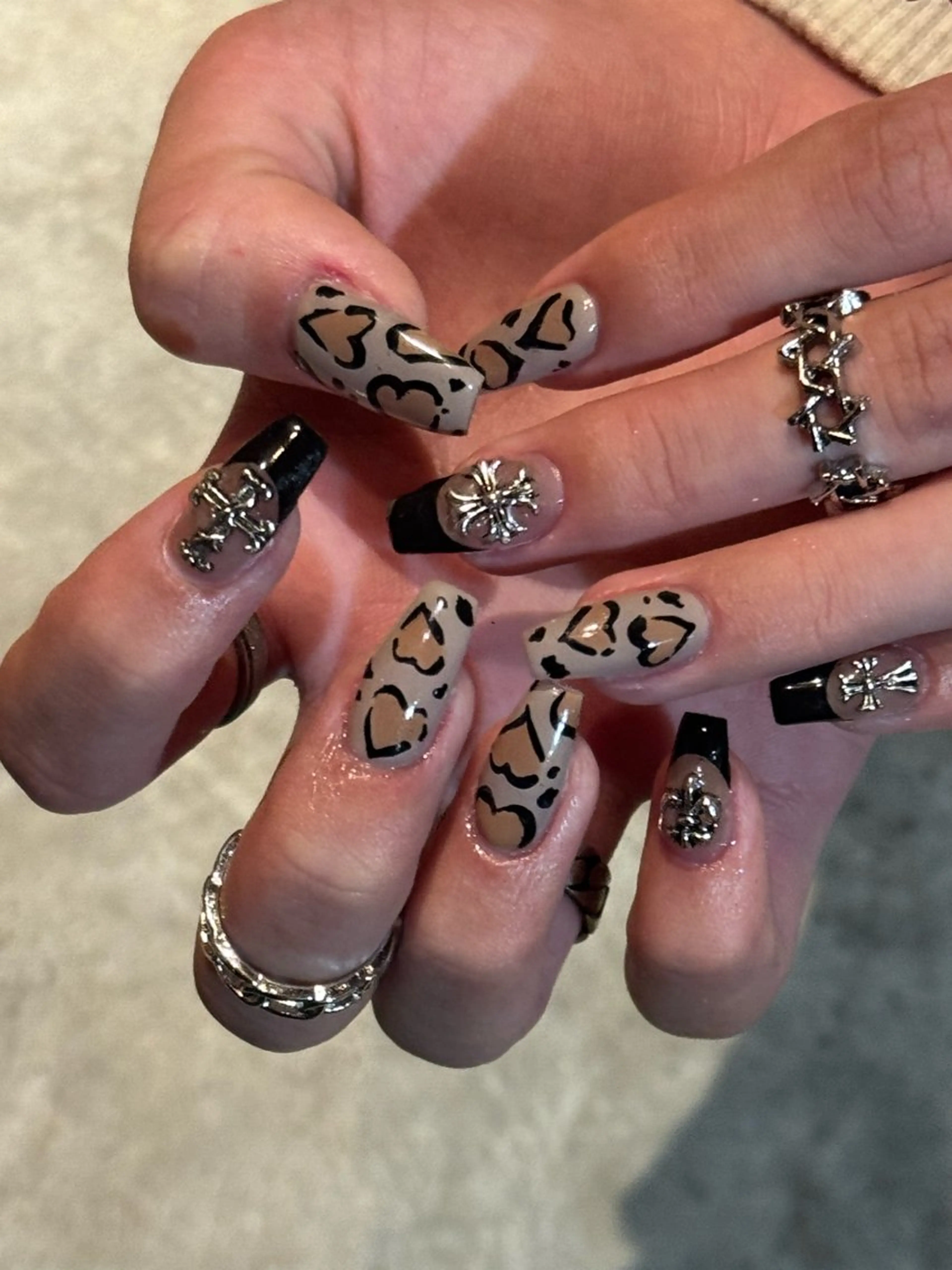 ネイル ハート BRAIDZY HOUSE.hair studio所属・吉野 はるかのネイルデザイン