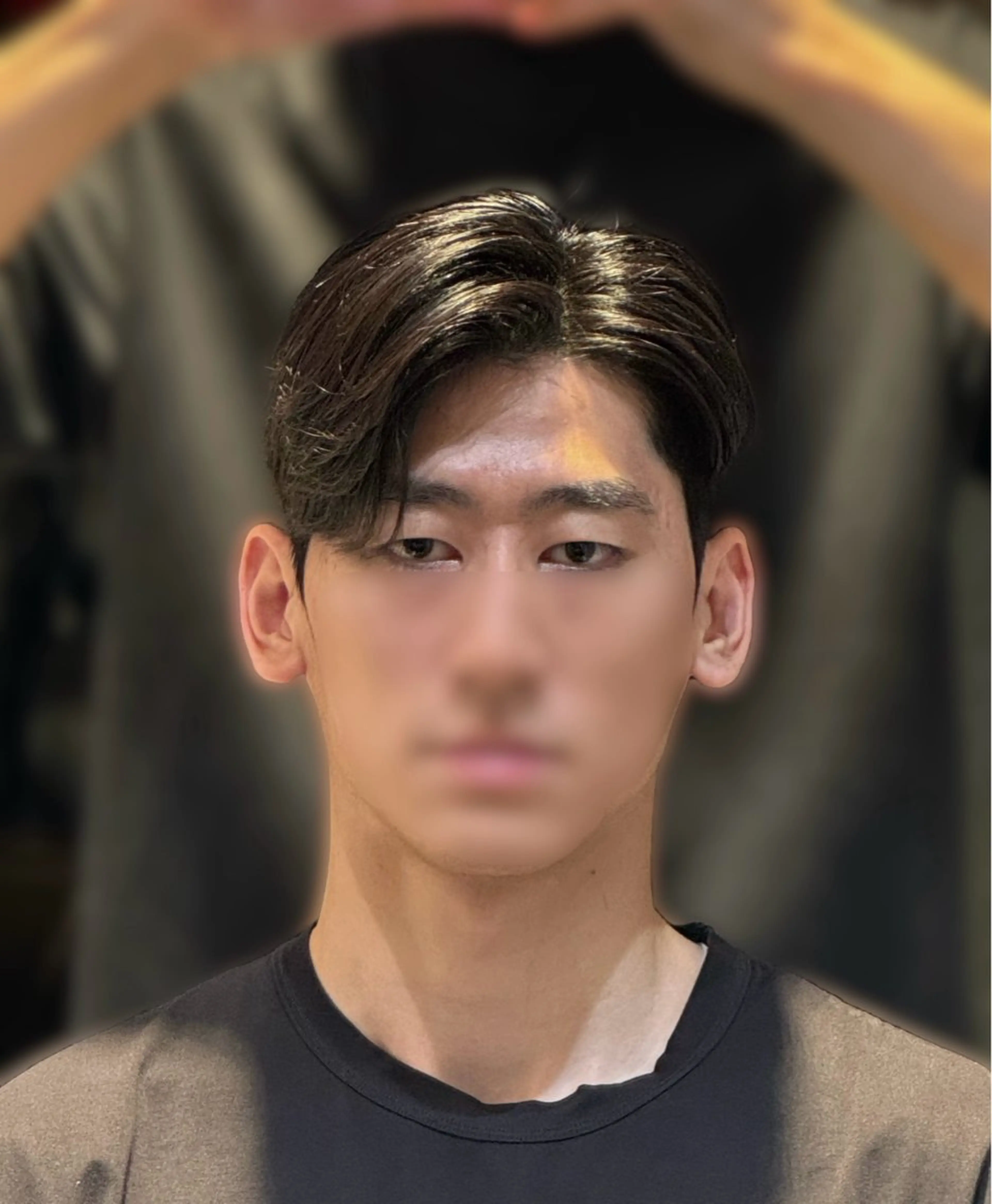 ショート パーマ メンズ センターパート コンマヘア ダウンパーマ カルマパーマ メンズ韓国風 YUKI🇰🇷 カルマ／ダウンパーマのヘアスタイル