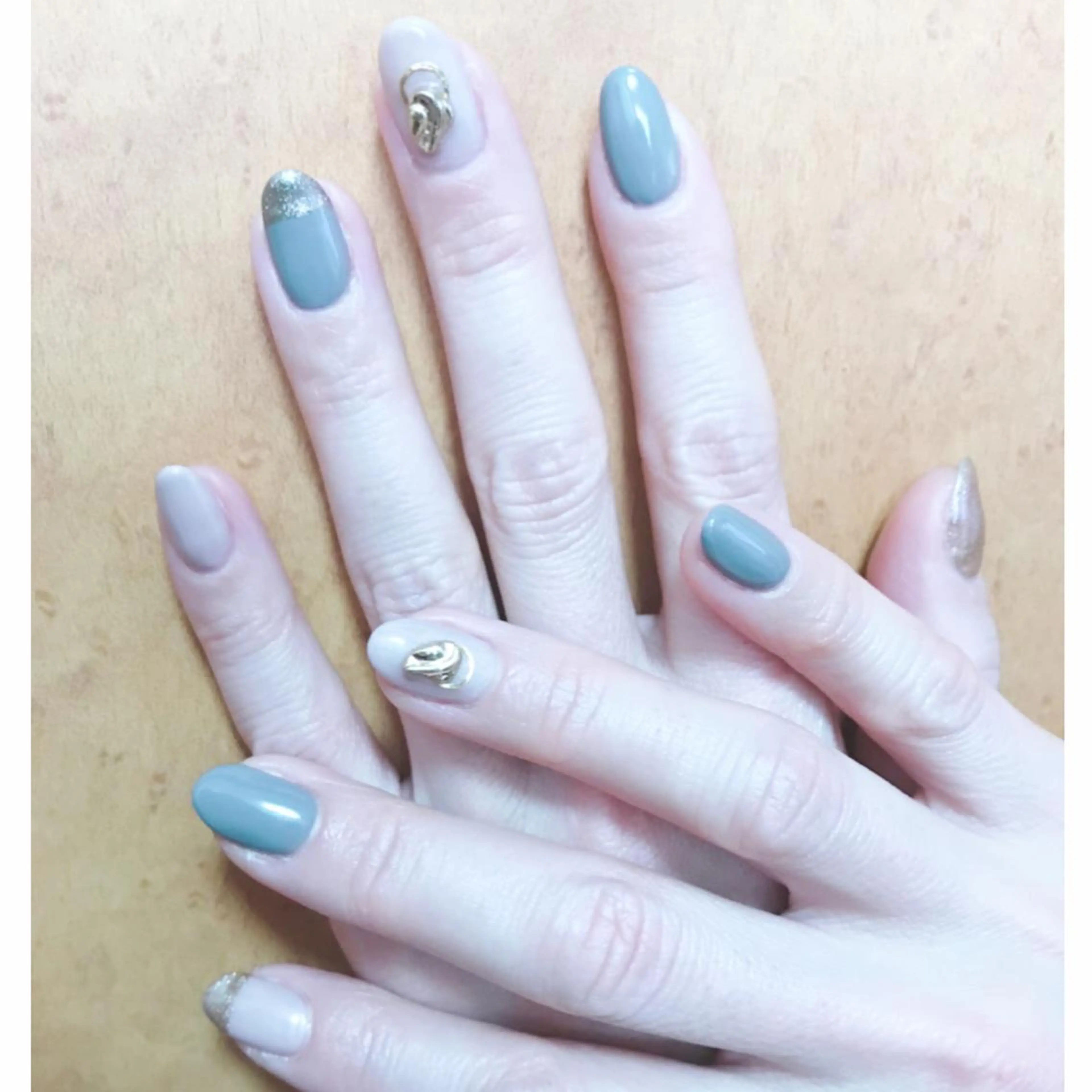 ネイル 芦辺 香奈のネイルデザイン