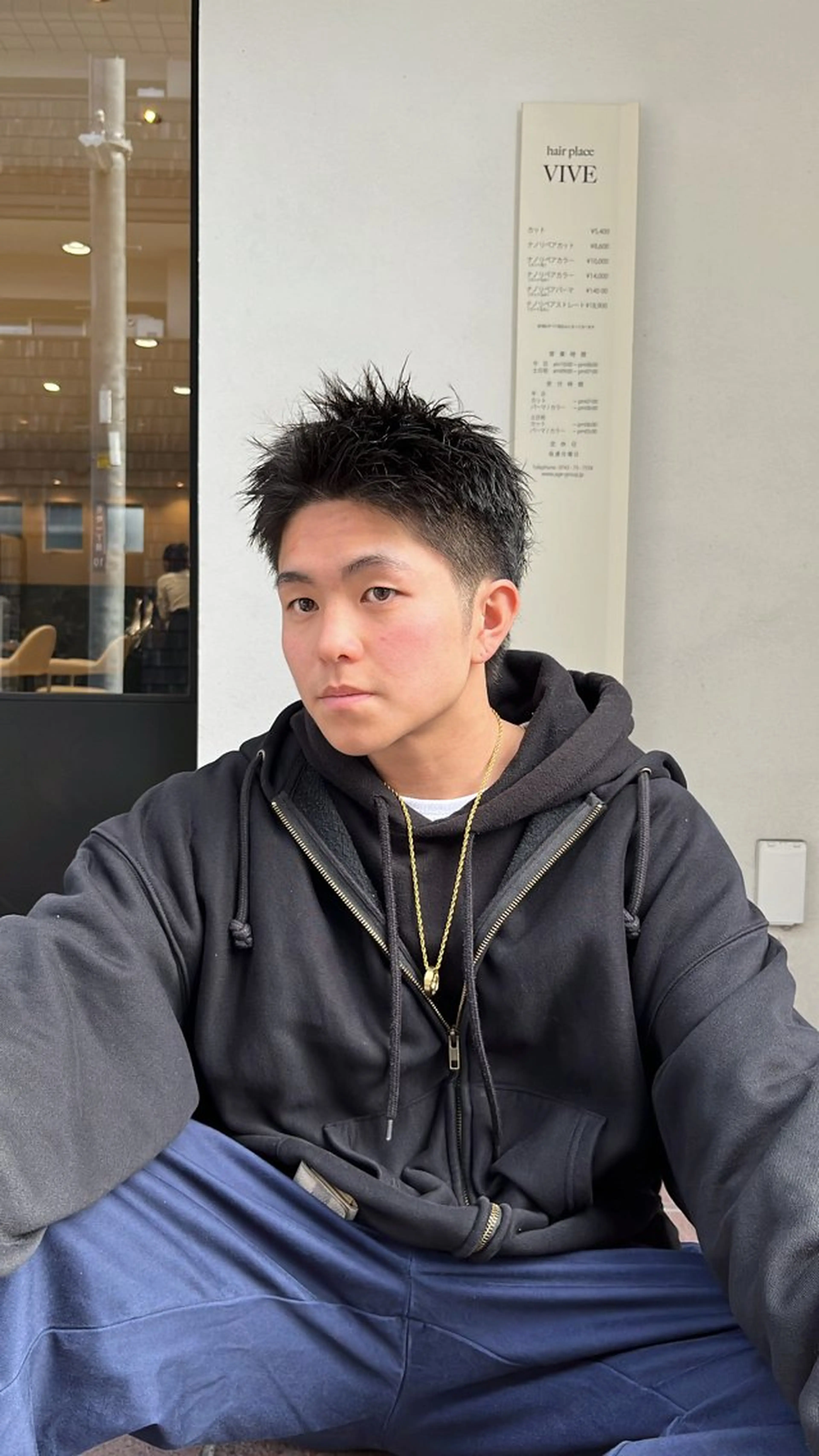 ショート メンズ スパイキーショート ショートヘア 髪の修復専門サロン　hair place VIVE所属・KOTA / ハイトーン/髪質改善のヘアスタイル