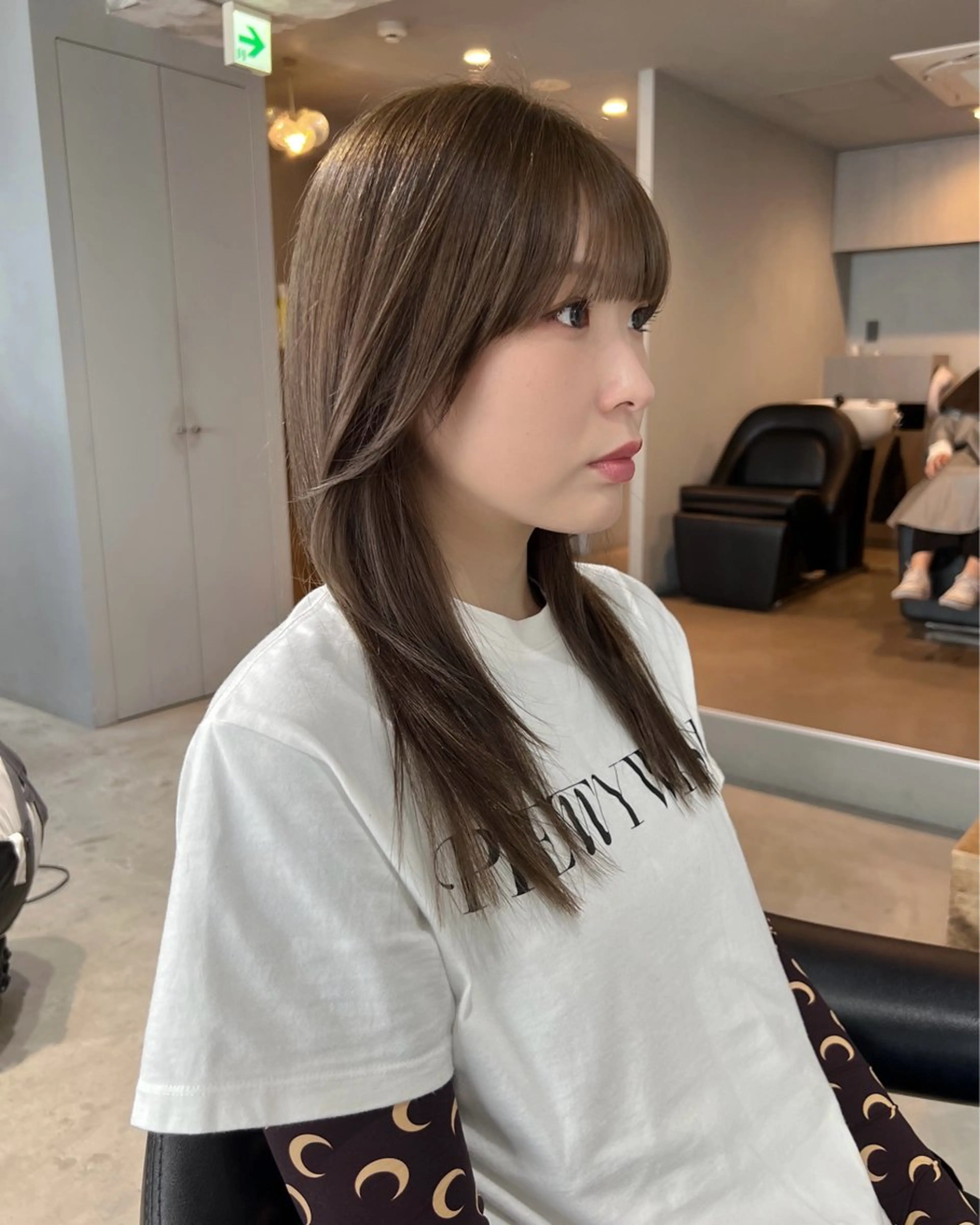 セミロング カラー ブリーチ ダブルカラー ブリーチなしカラー 顔まわりレイヤー レイヤーカット akane/ベージュ /オリーブ/ブラウンのヘアスタイル