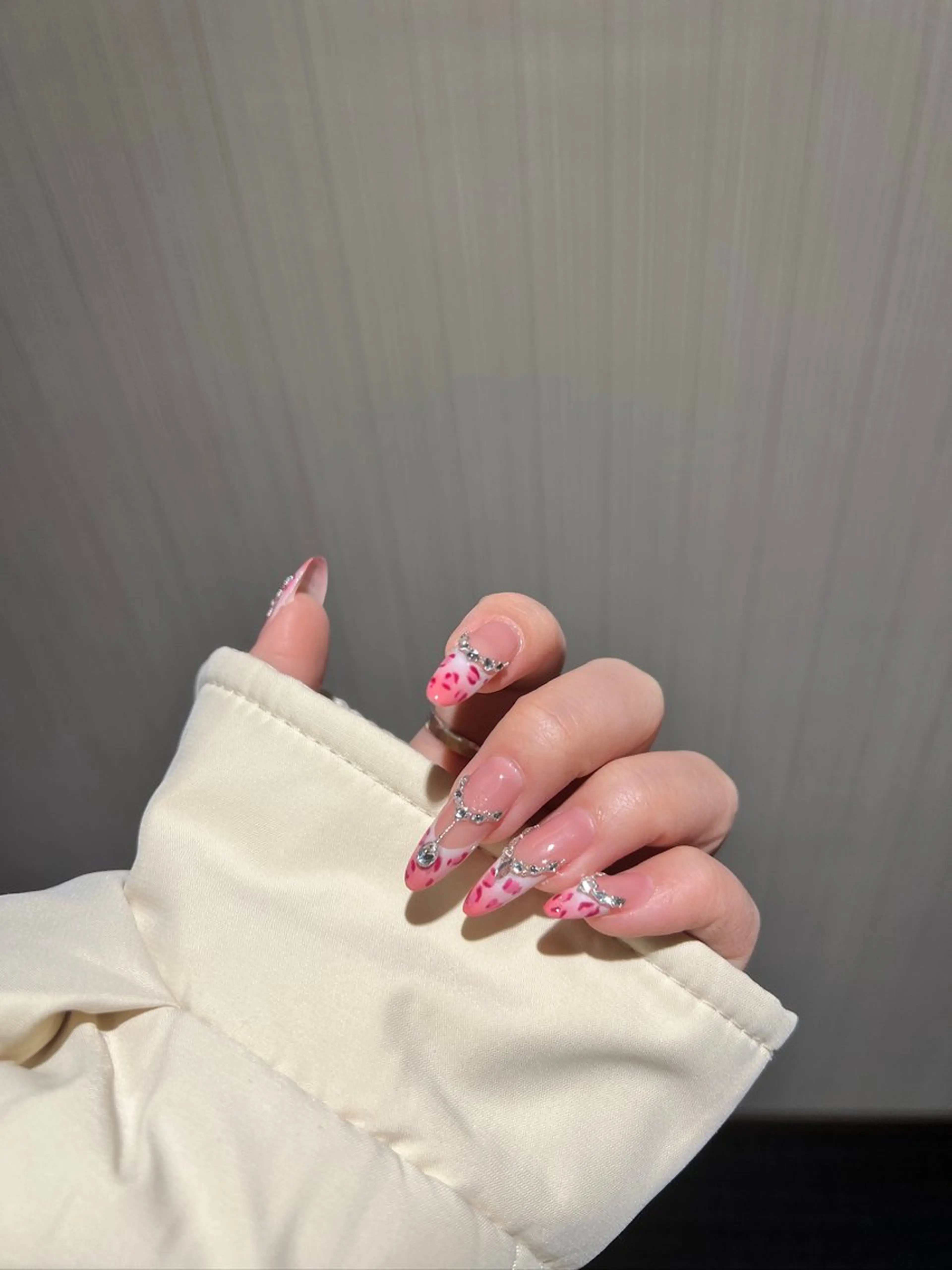 ネイル ハンドネイル LI XINLUのネイルデザイン