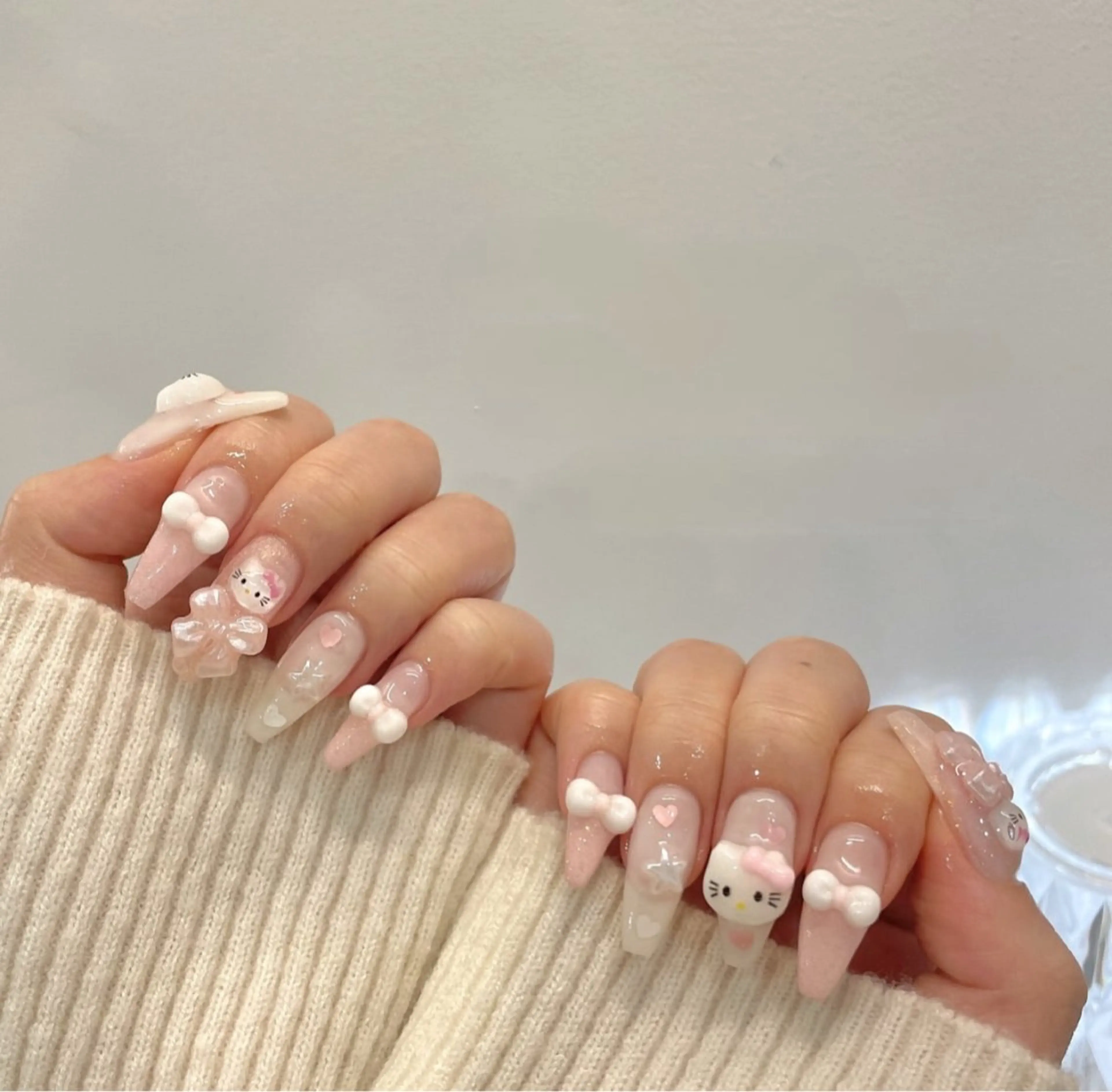 ネイル キラキラネイル マグネットネイル ミラーネイル ニュアンスネイル ワンホンネイル ハンドネイル Lyna 池袋のネイルデザイン