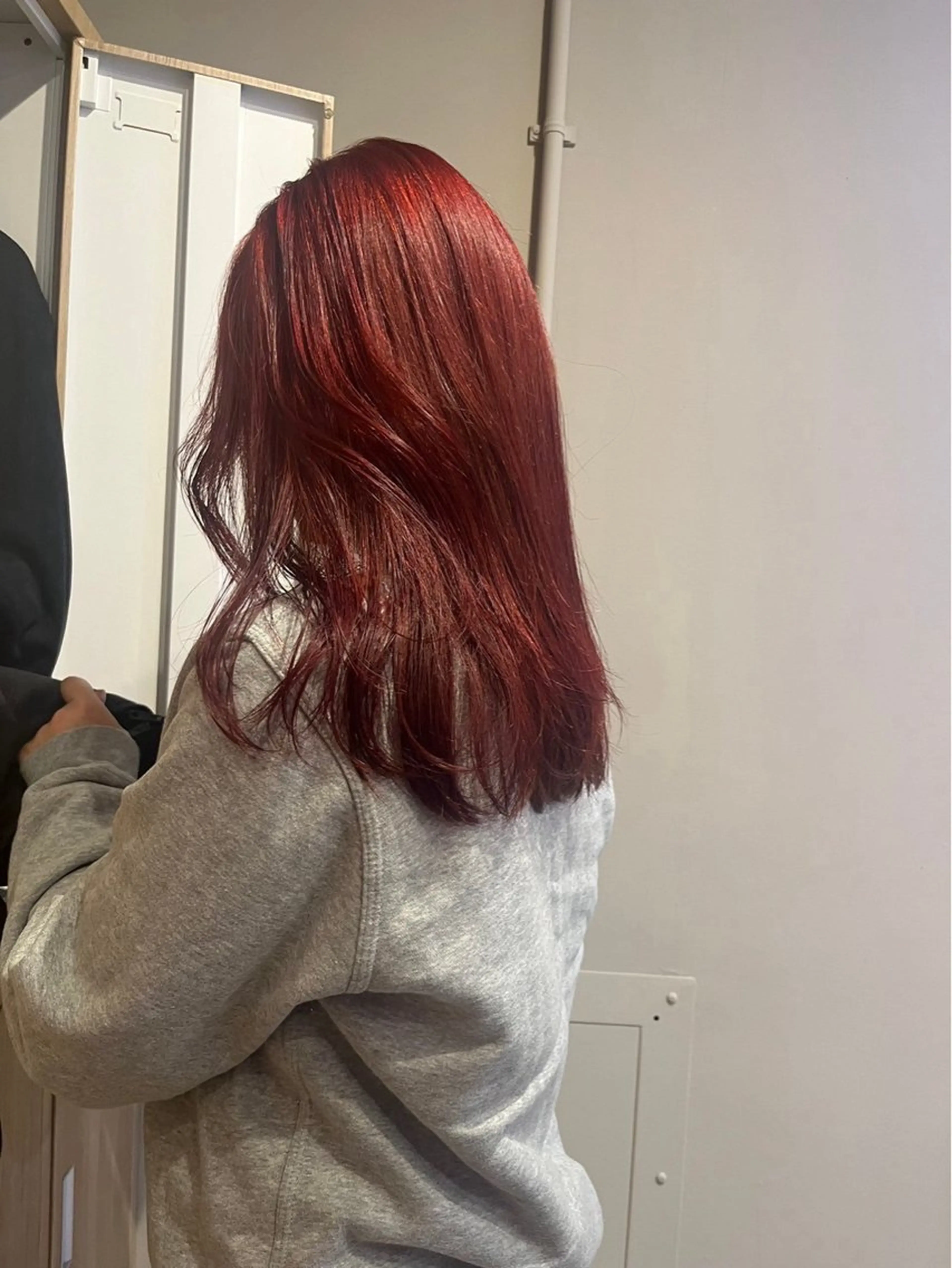 セミロング レッドブラウン LOREN＋透明感 オリーブhirokoのヘアスタイル