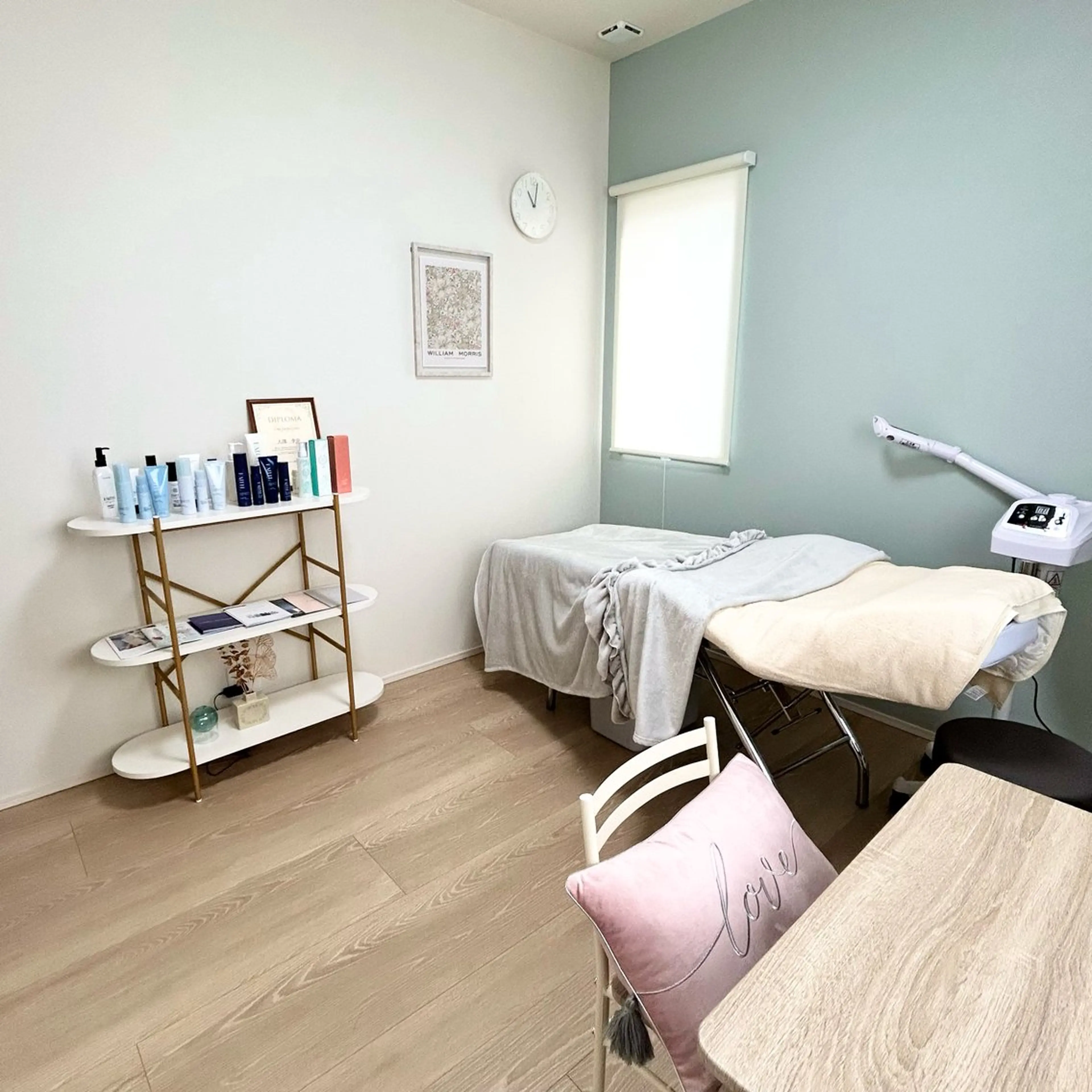 and R 男女 脱毛、毛穴サロンのエステ・リラクイメージ