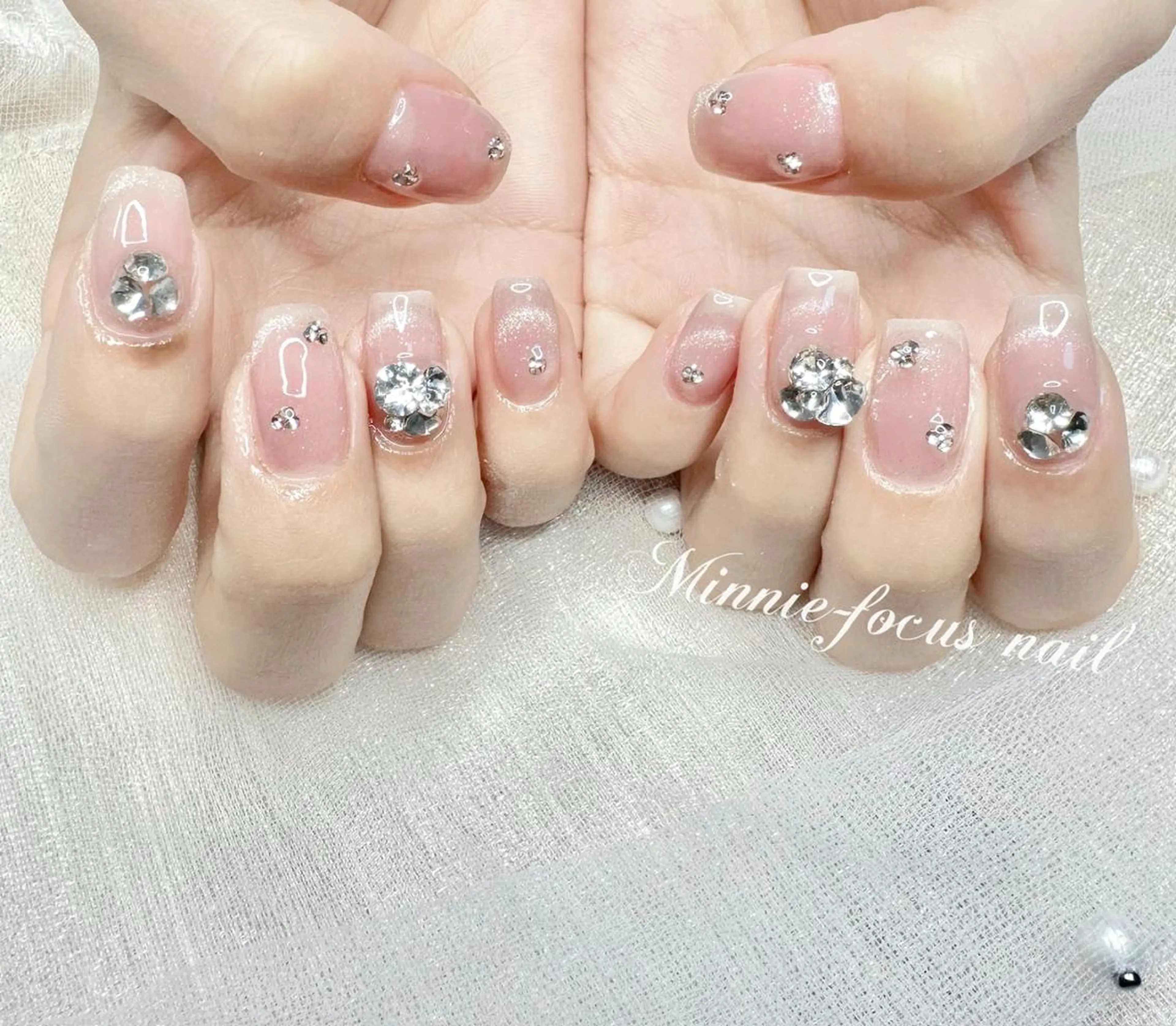 ネイル フレンチネイル キラキラネイル 韓国ネイル マグネットネイル マグネットフレンチ 🧸Rina nail✨のネイルデザイン