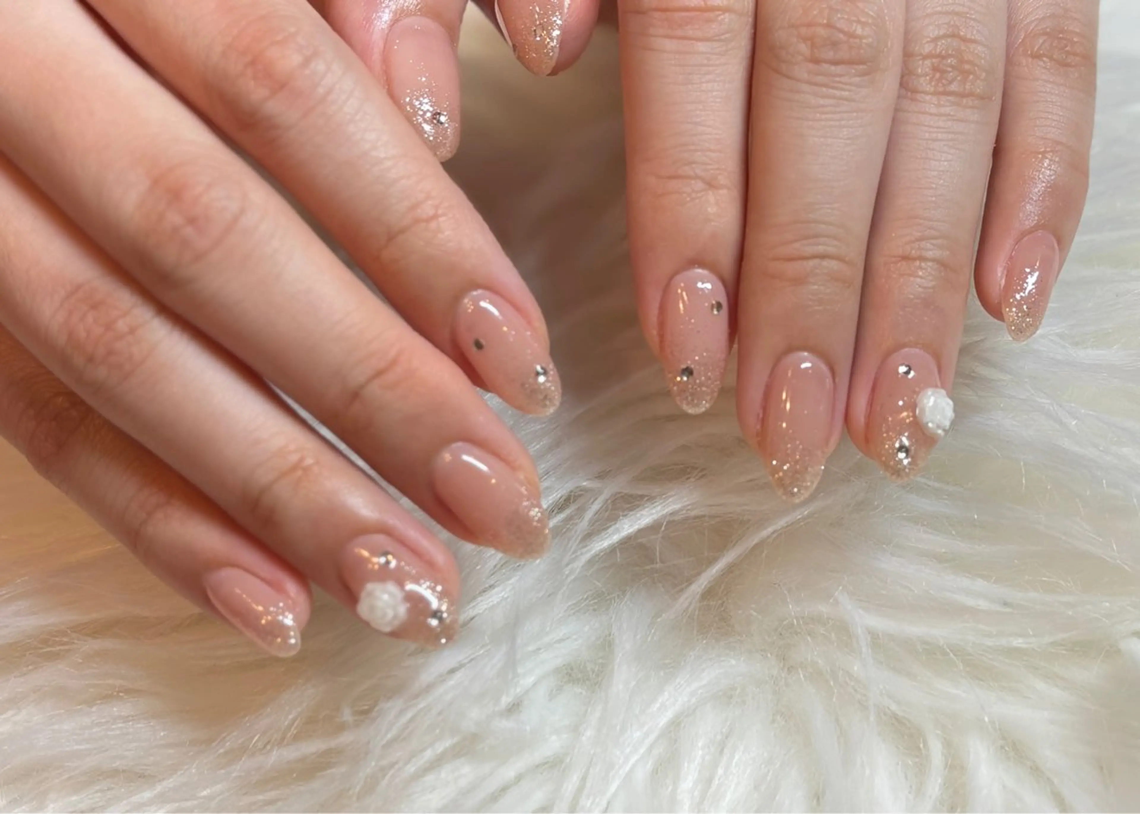 ネイル ハンドネイル le'a-レア-【ア イ×ネイル×眉】のネイルデザイン