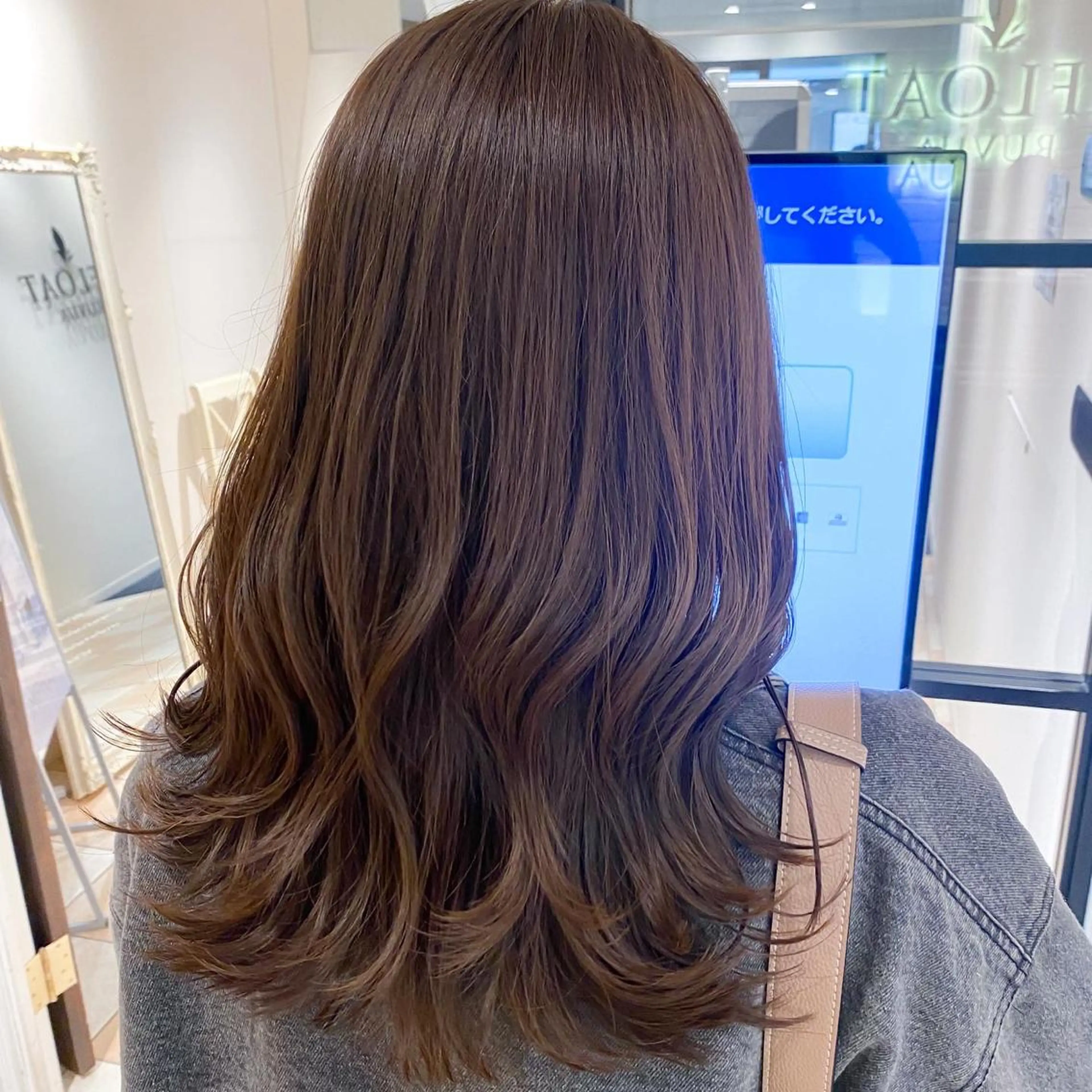 セミロング カラー ベージュカラー ブラウンカラー ブラウンベージュ くびれヘア 顔周りカット カット ヘアカラー トリートメント 顔周り/くびれヘア 韓国ヘア💕風間るなのヘアスタイル
