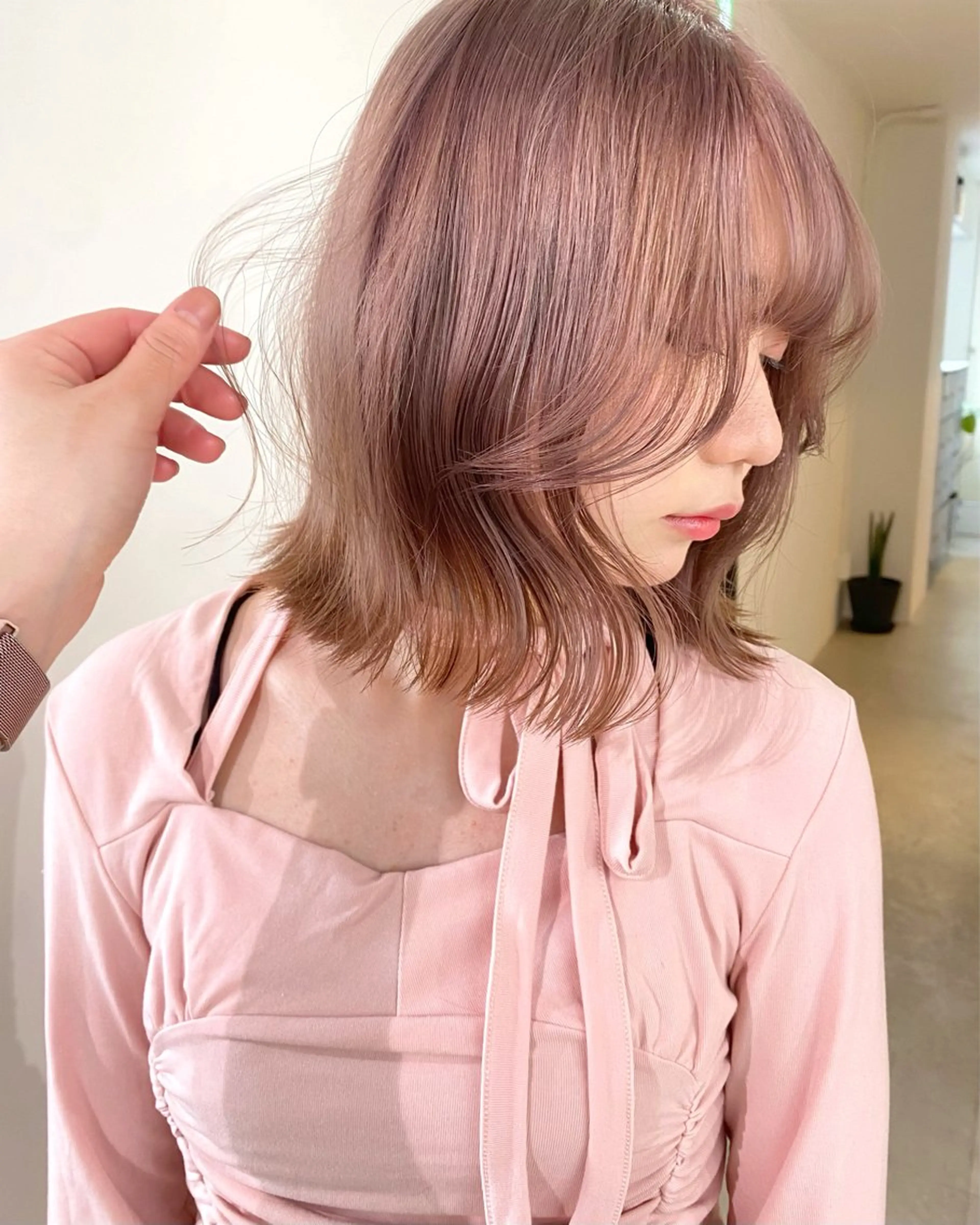 ミディアム カラー ベージュカラー ブリーチ ピンクカラー ヘアカラー mizuki/ピンク ベージュ.レイヤーのヘアスタイル