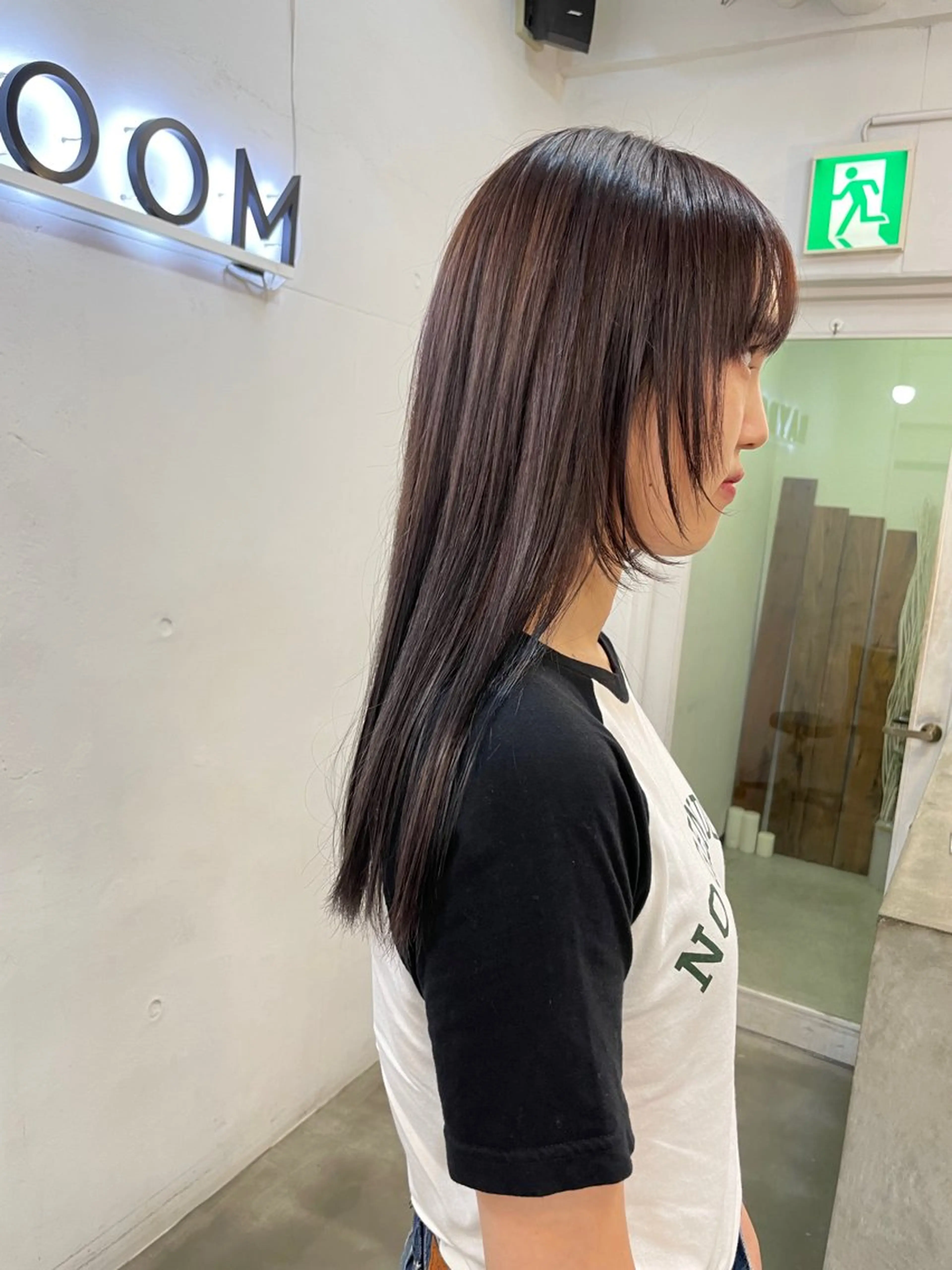 セミロング カラー レイヤー　べージュ 白石研太のヘアスタイル