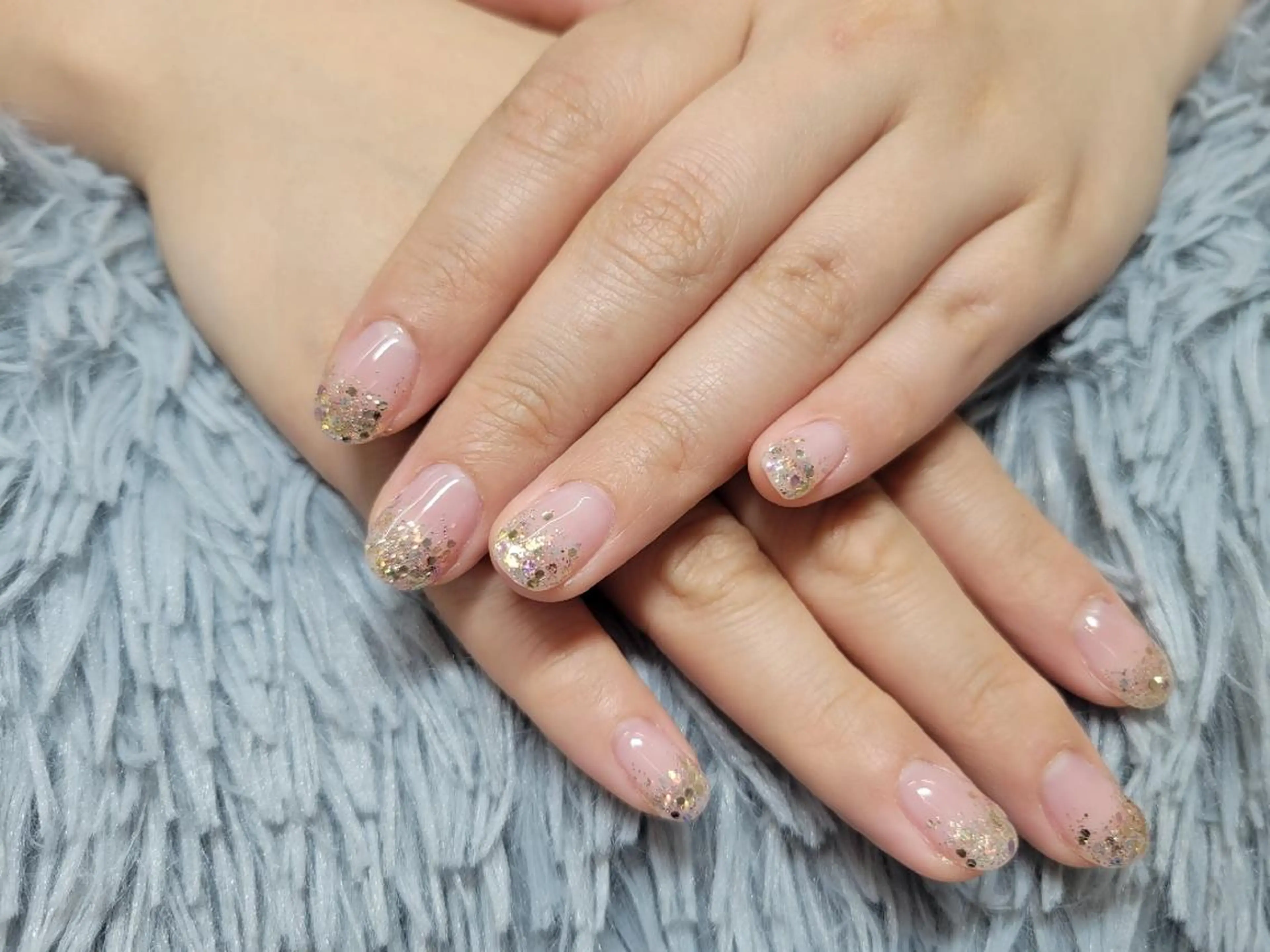 ネイル ラメ(グリッター) ラメグラデーション ショートネイル ノームロア所属・Gnomes loaのネイルデザイン