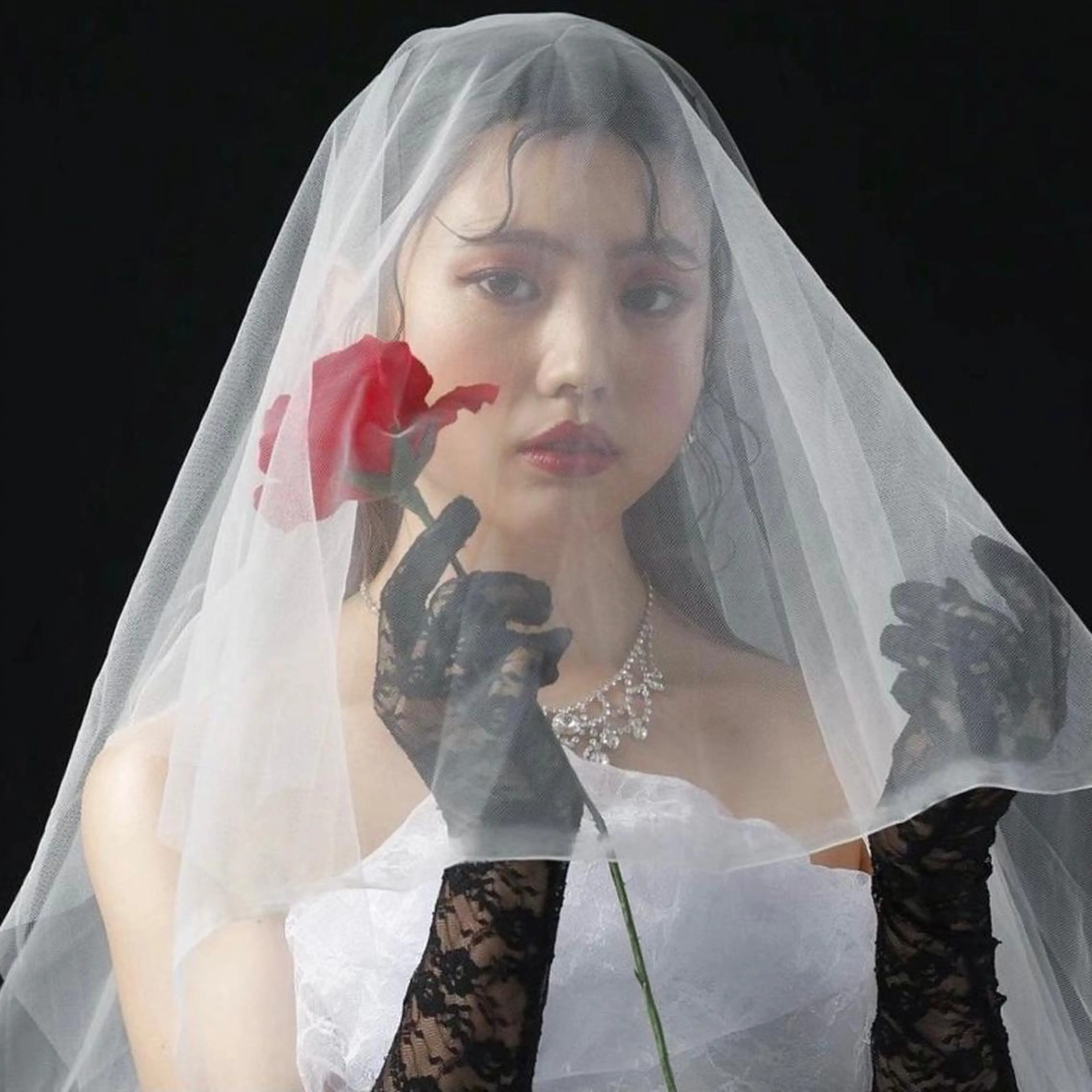 ミディアム Crea la Luce 天神西通り店【クレアラルーチェ】所属・クレアラルーチェ 天神西通りのマツエク・マツパデザイン