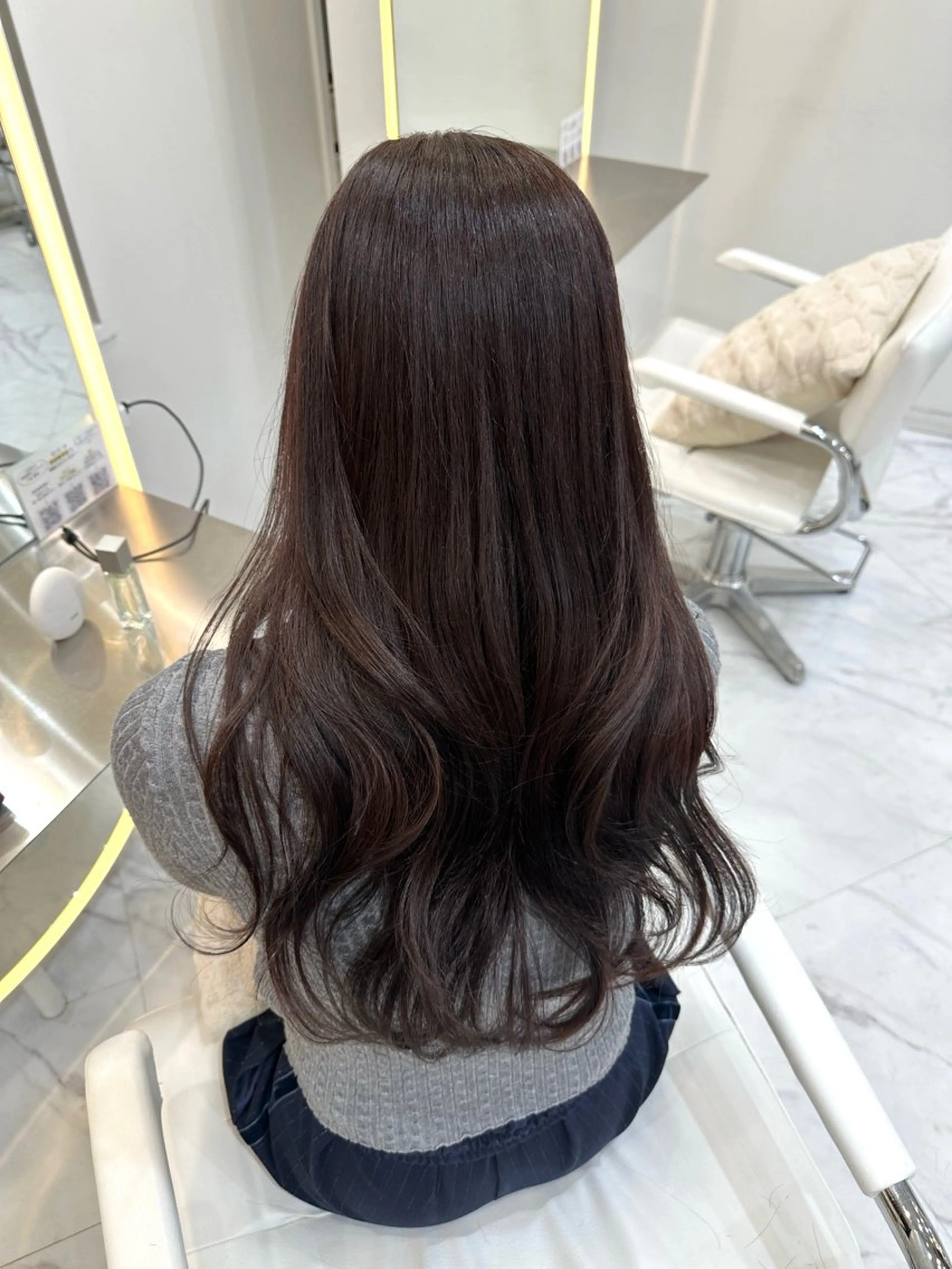 ロング チョコレートブラウン カット ヘアカラー トリートメント 髪質改善×艶カラー / sayaka🤍のヘアスタイル