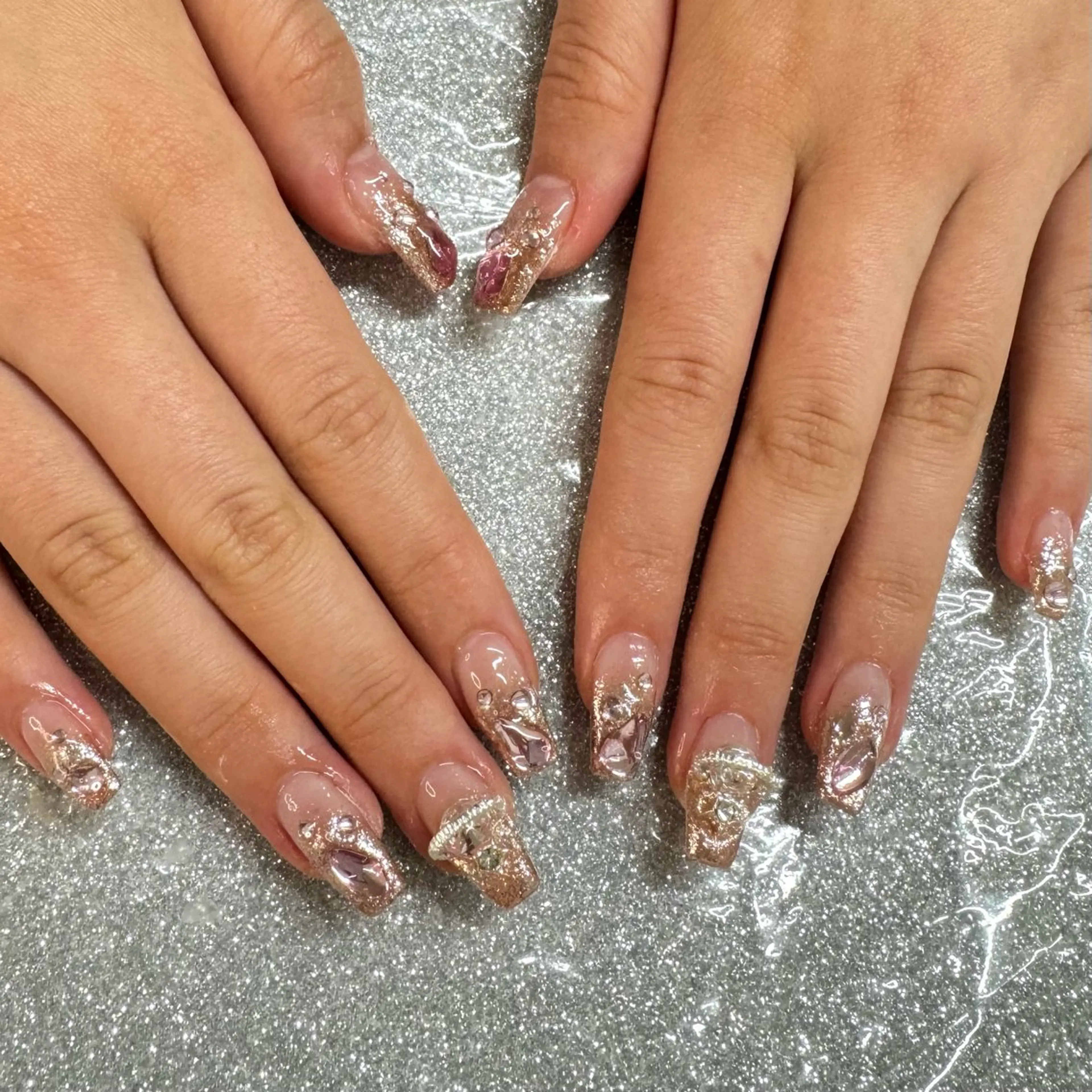 ネイル ハンドネイル VIERU 🌈🎀💖のネイルデザイン