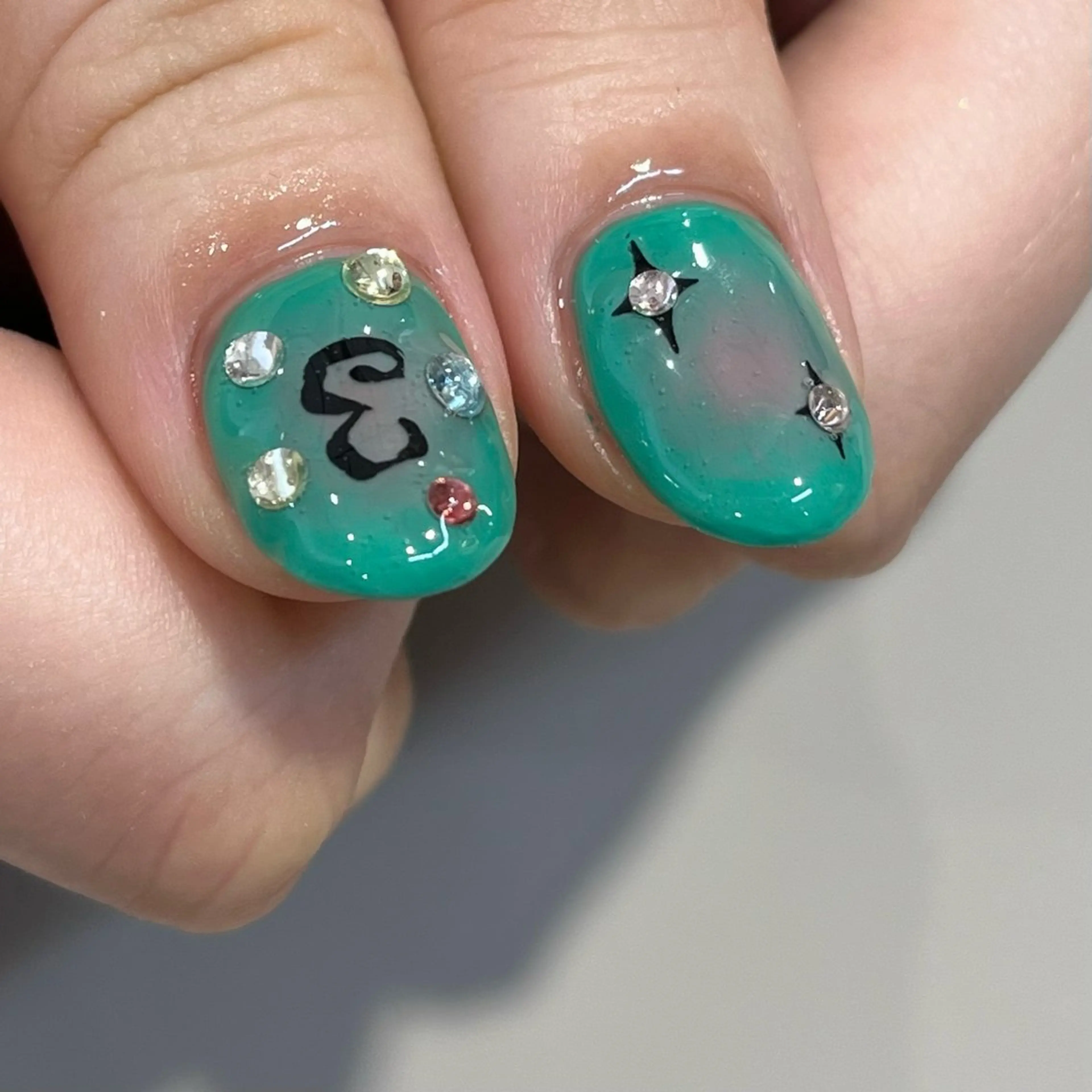 ネイル ハンドネイル 内田 里穂のネイルデザイン