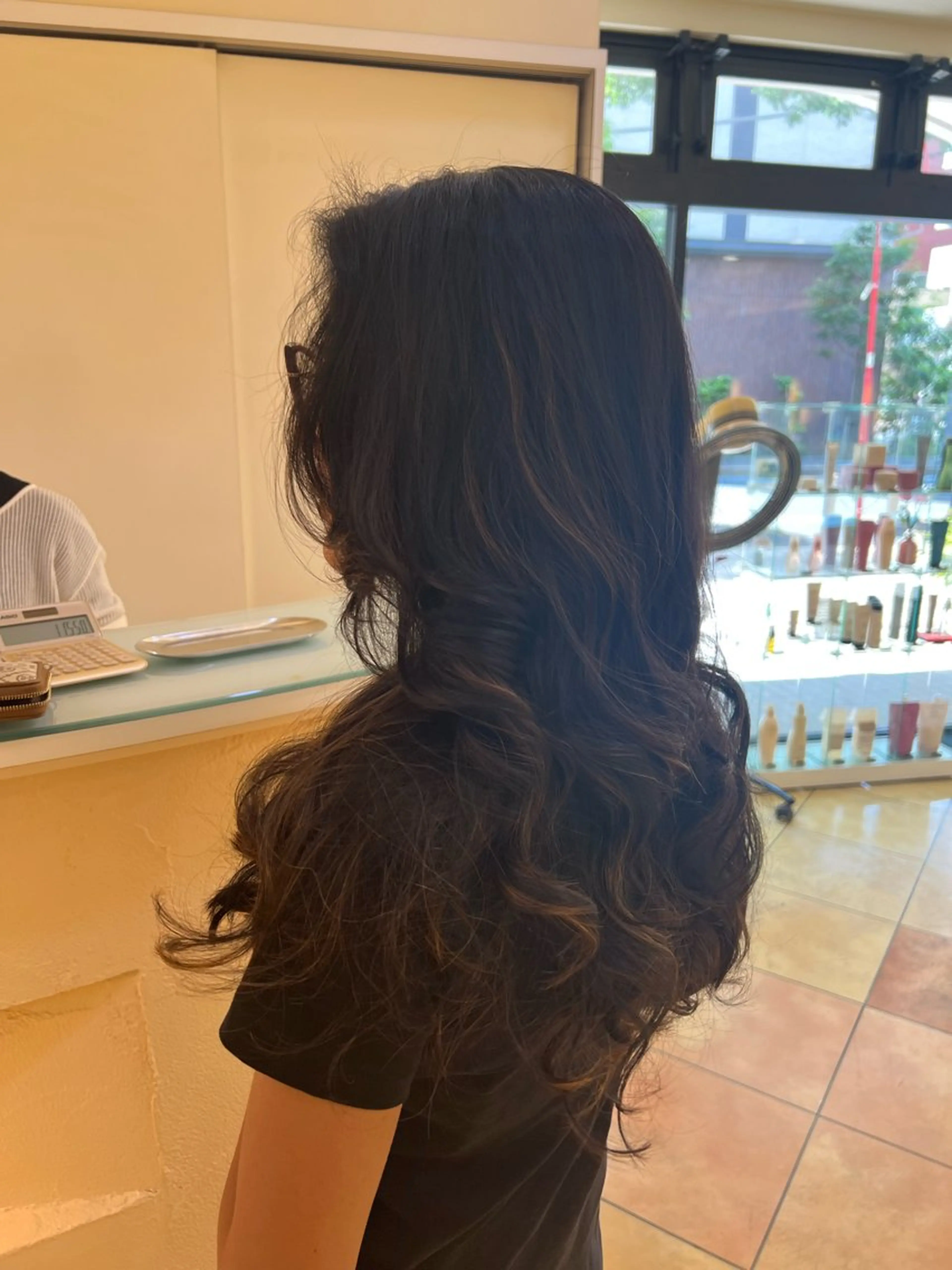 ロング カラー レイヤーカット 最高の髪質改善🩵 艶カラー 惠美のヘアスタイル